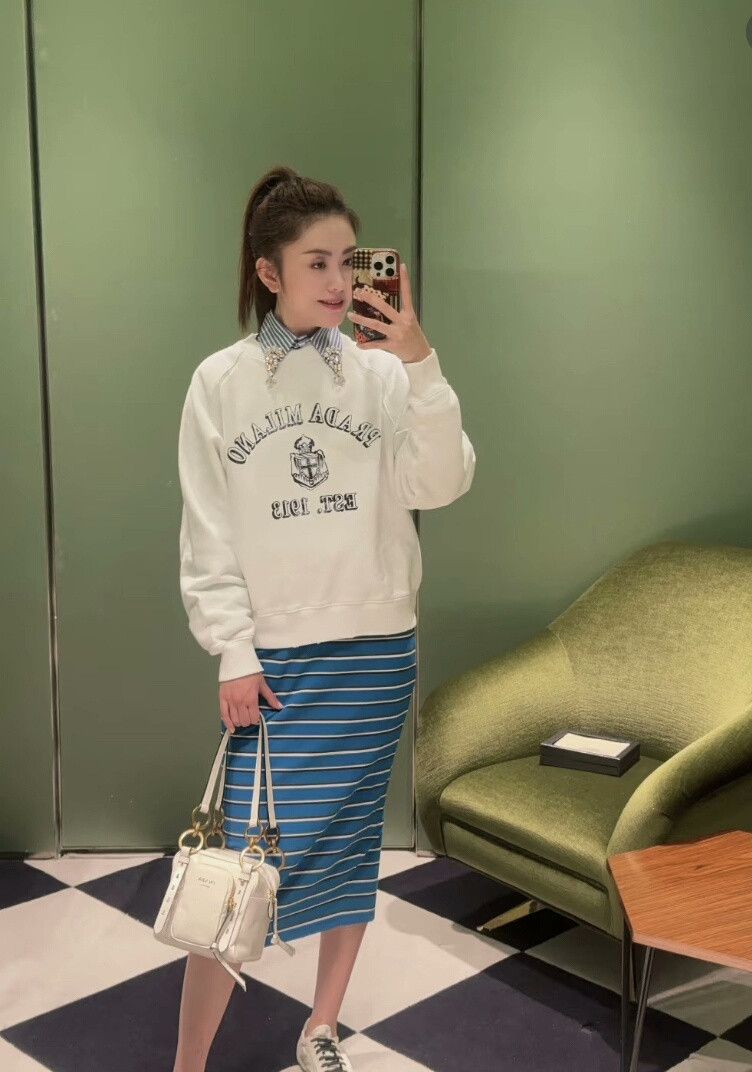 Prada Prada 25 Preppy Distressed Sweatshirt Size XS / US 0-2 / IT 36-38 - 4 Thumbnail