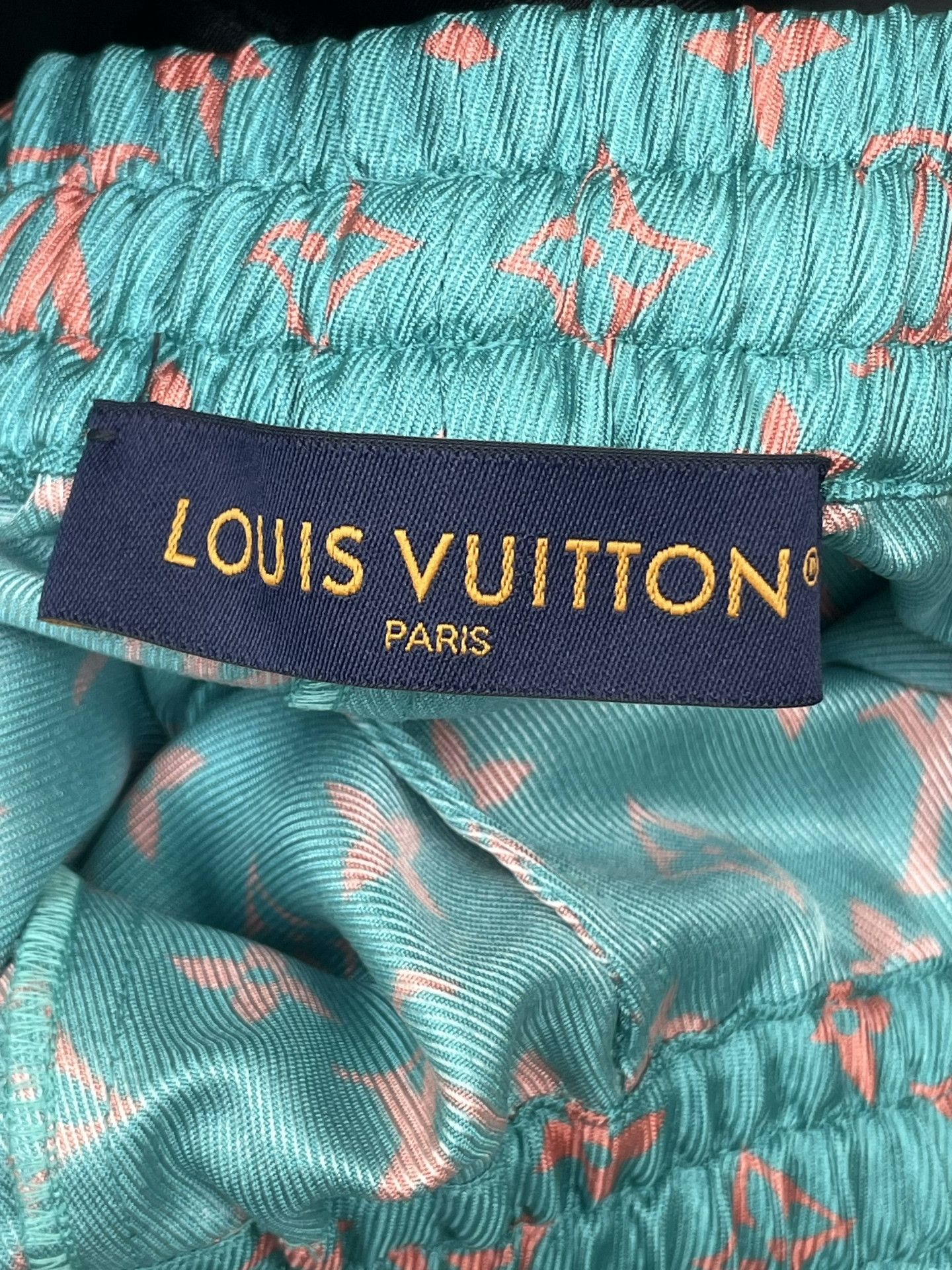 Louis Vuitton LV 2025 Monogram Print Silk Shorts Size US 28 / EU 44 - 5 Thumbnail