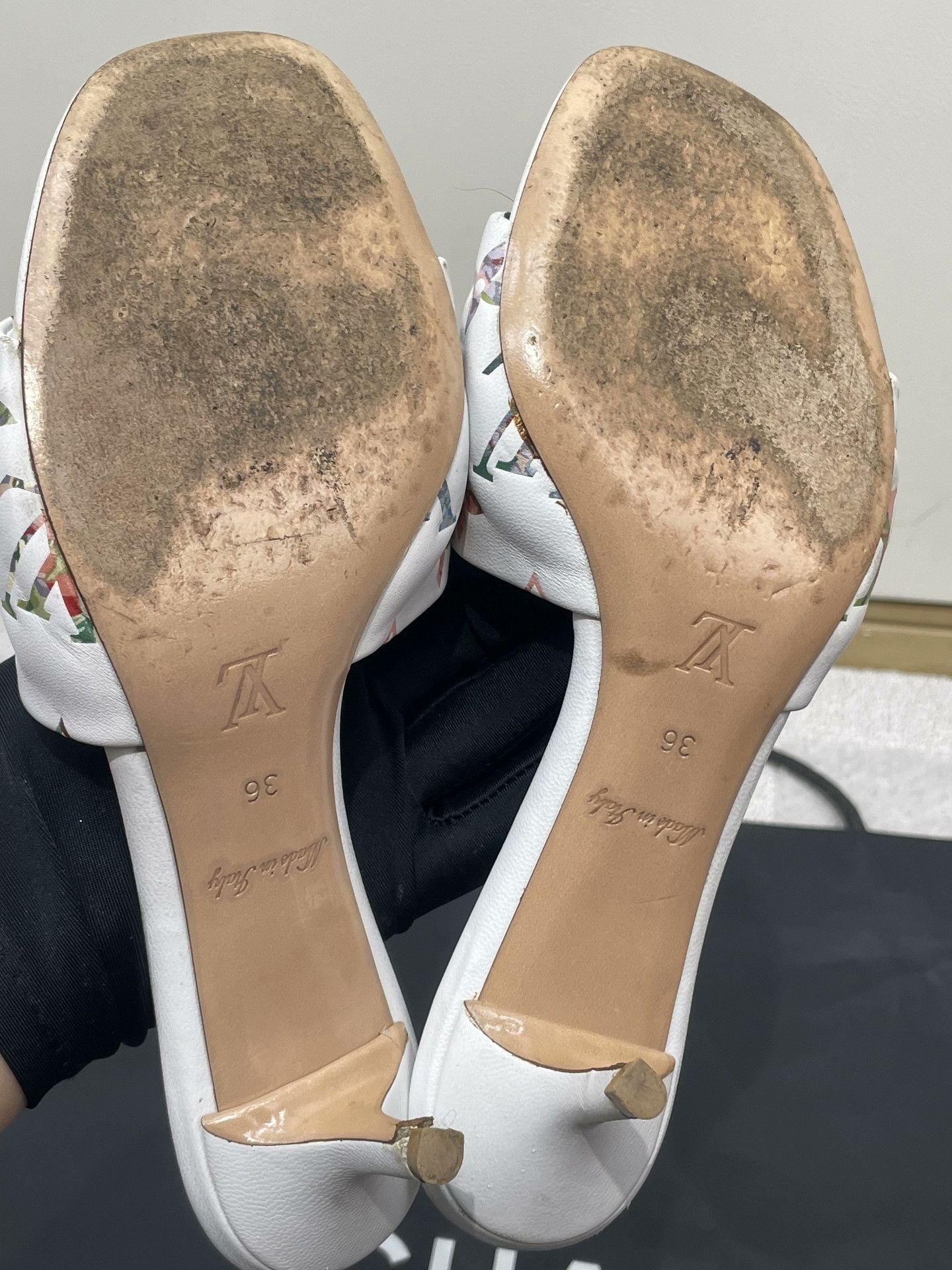 Louis Vuitton LV Monogram Slippers Size US 5 / IT 35 - 6 Thumbnail