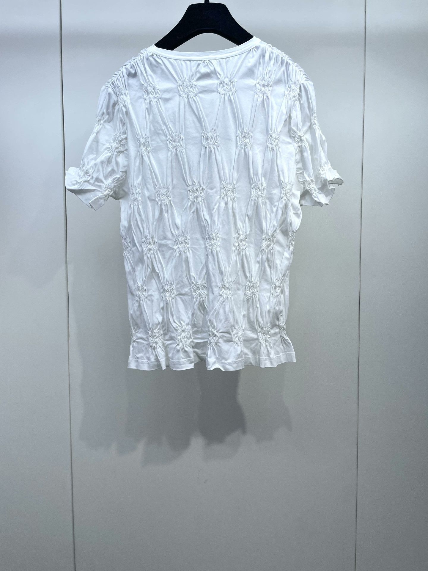 Chanel Chanel White Pleated Logo Short-Sleeve Size S / US 4 / IT 40 - 2 Thumbnail