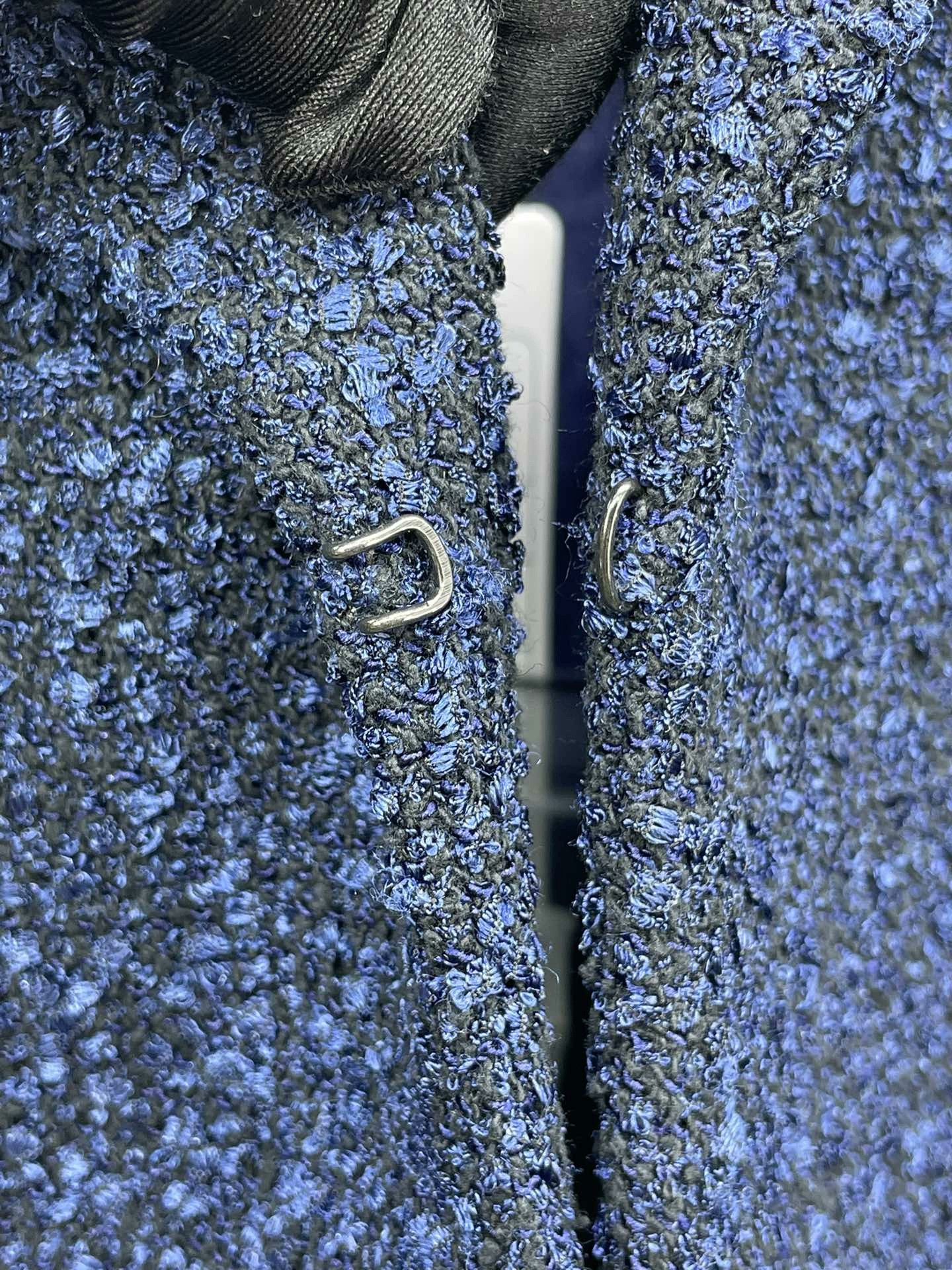 Chanel CHANEL 16S Blue Tweed Jacket Size M / US 6-8 / IT 42-44 - 4 Thumbnail