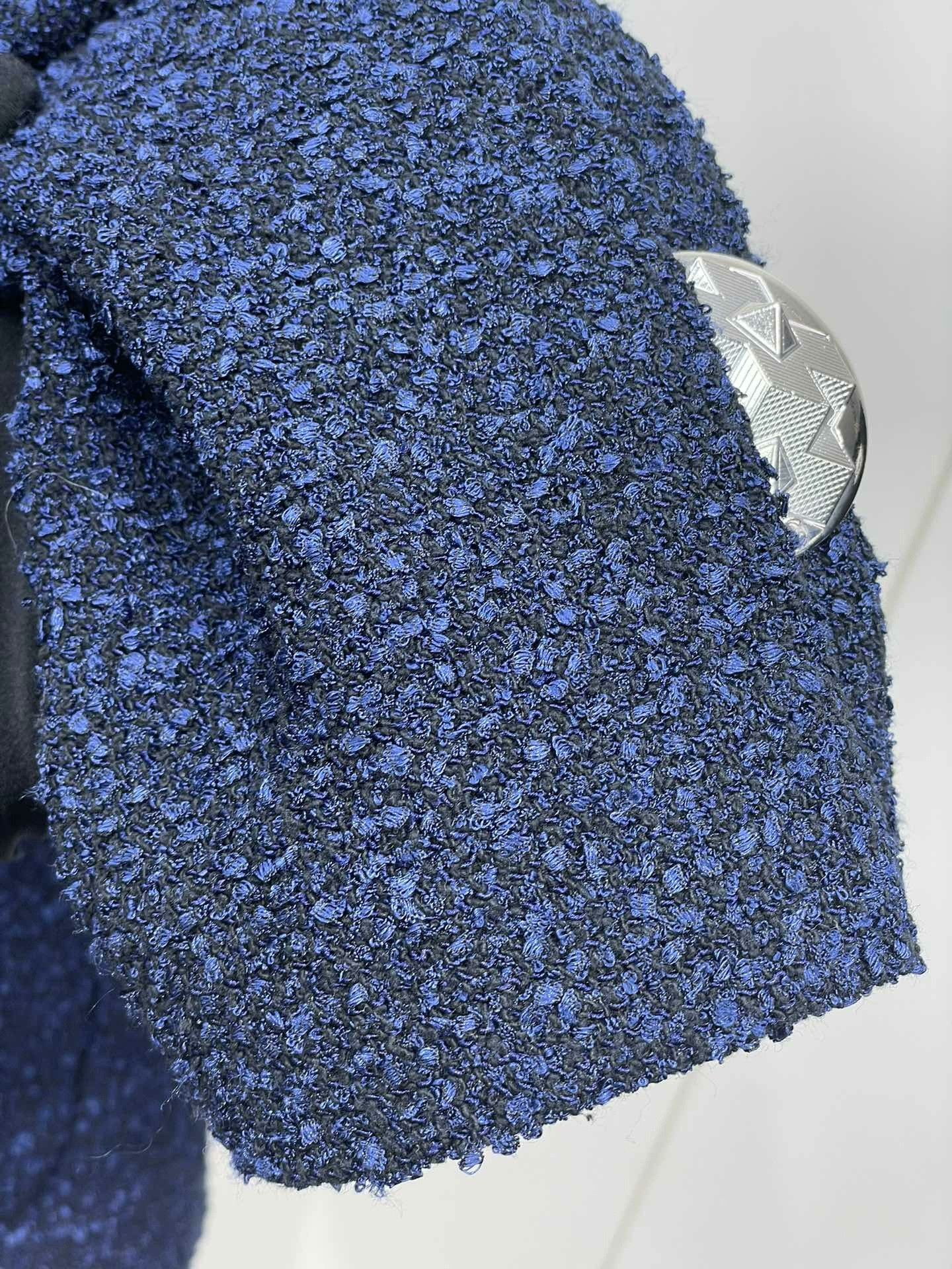Chanel CHANEL 16S Blue Tweed Jacket Size M / US 6-8 / IT 42-44 - 3 Thumbnail