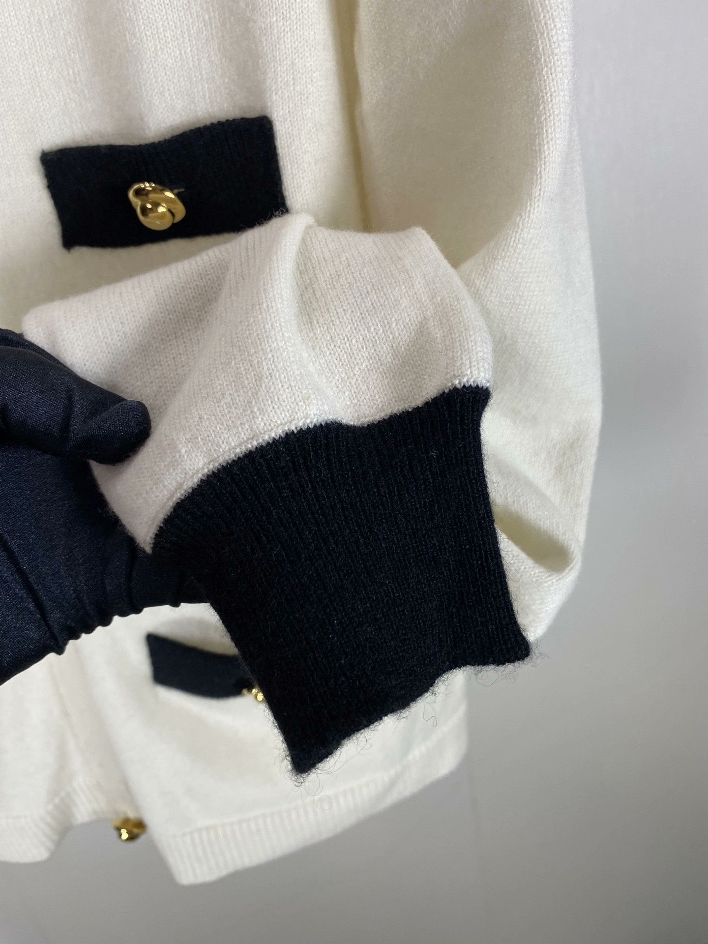 Miu Miu Miu Miu Gold Button Knit Cardigan Size S / US 4 / IT 40 - 8 Thumbnail
