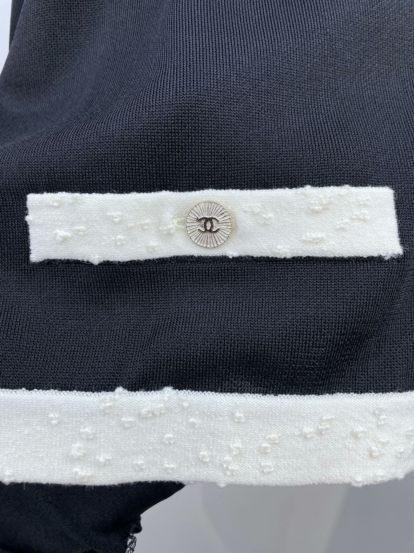Chanel Chanel 25A Black Knit Cardigan Size XXS / US 00 / IT 34 - 3 Thumbnail