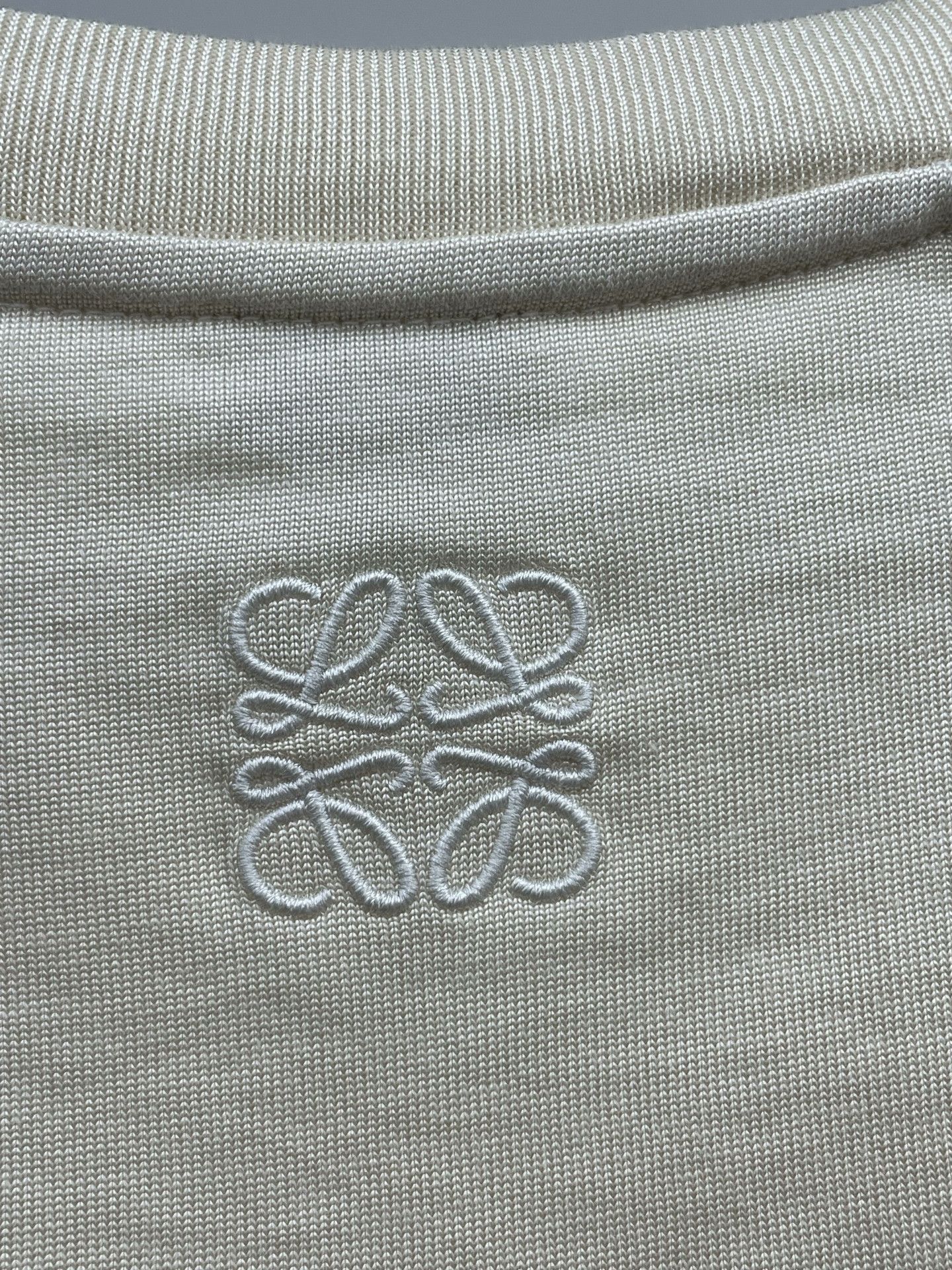 Loewe Loewe Beige Letter Flutter Sleeve T-shirt Size XS / US 0-2 / IT 36-38 - 3 Thumbnail