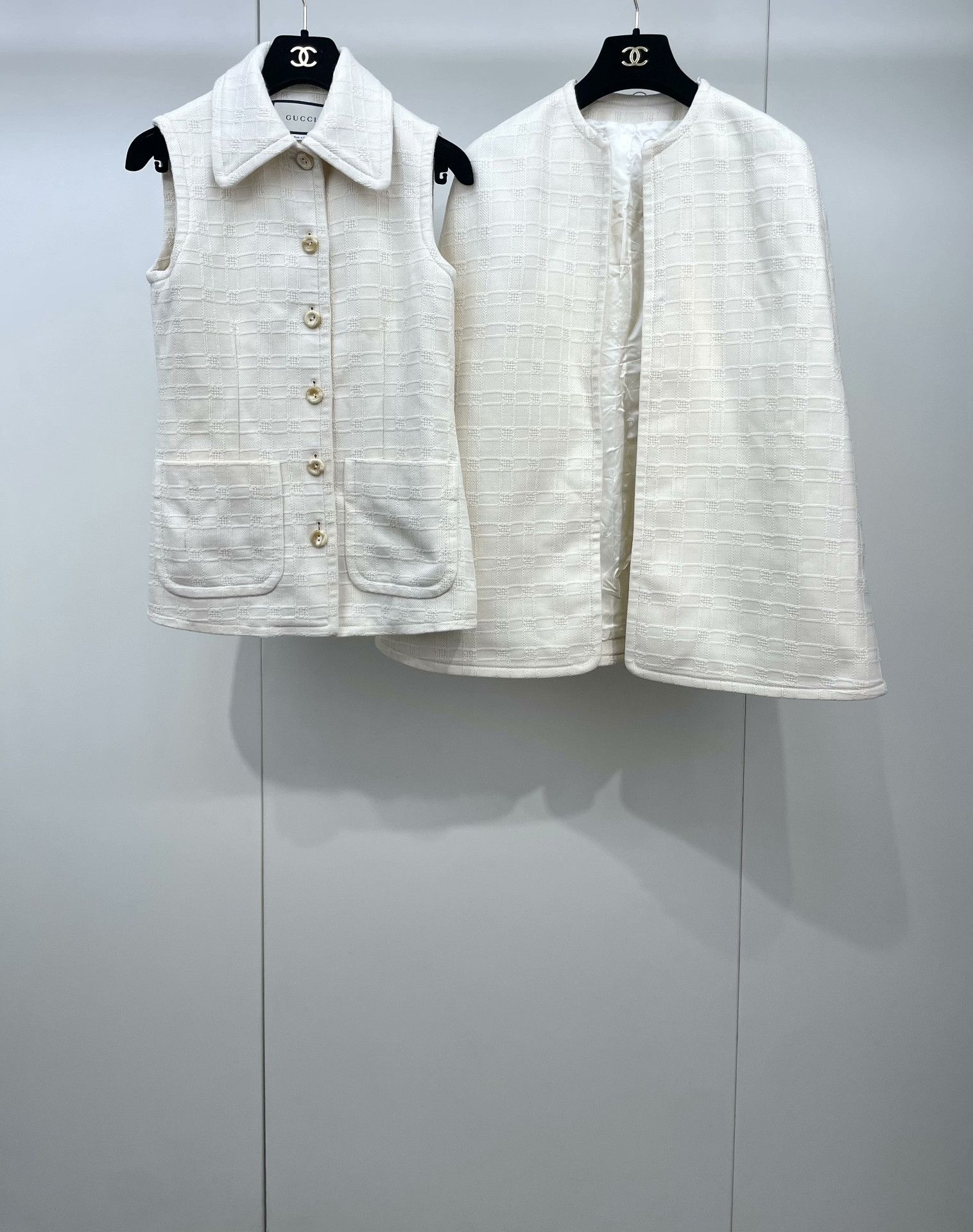 Gucci Gucci Cream Plaid Vest & Cape Set Size XS / US 0-2 / IT 36-38 - 2 Thumbnail