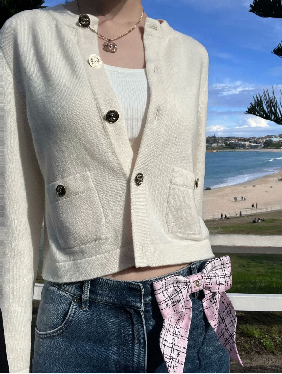 Chanel Chanel 25B Embroidered Logo Knit Cardigan Size XXS / US 00 / IT 34 - 8 Thumbnail