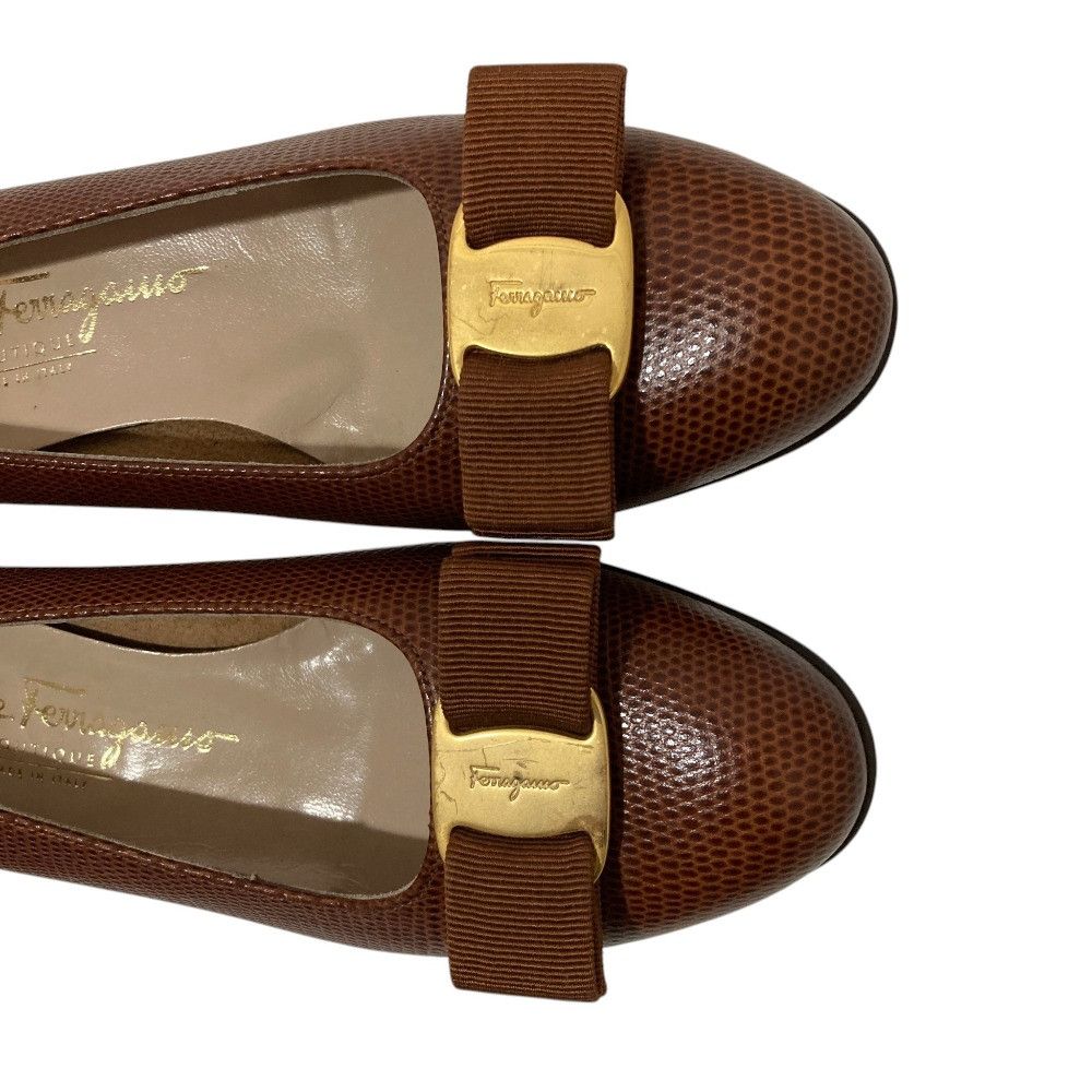 Salvatore Ferragamo Salvatore Ferragamo Salvatore Ferragamo Embossed Leather Pumps Leather Shoes DUTY FREE for USA Size ONE SIZE - 11 Thumbnail