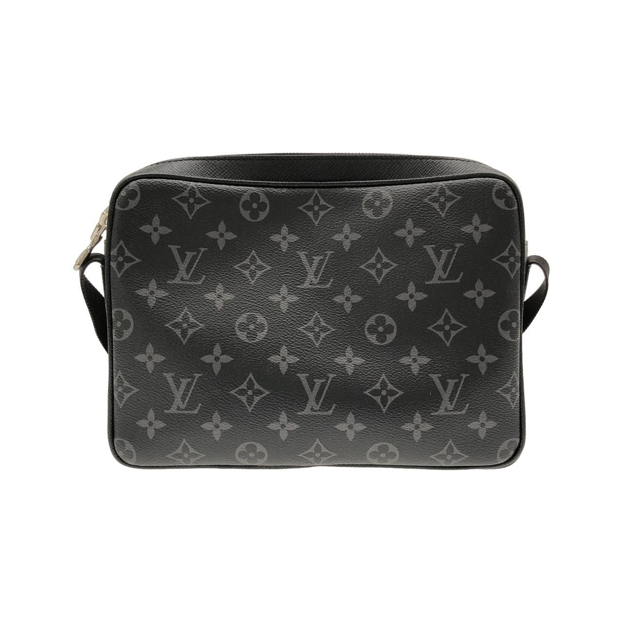 Louis Vuitton Louis Vuitton Louis Vuitton Taiga Rama Outdoor Messenger Shoulder Bag Textile Shoulder Bag M30233 DUTY FREE for USA Size ONE SIZE - 2 Thumbnail