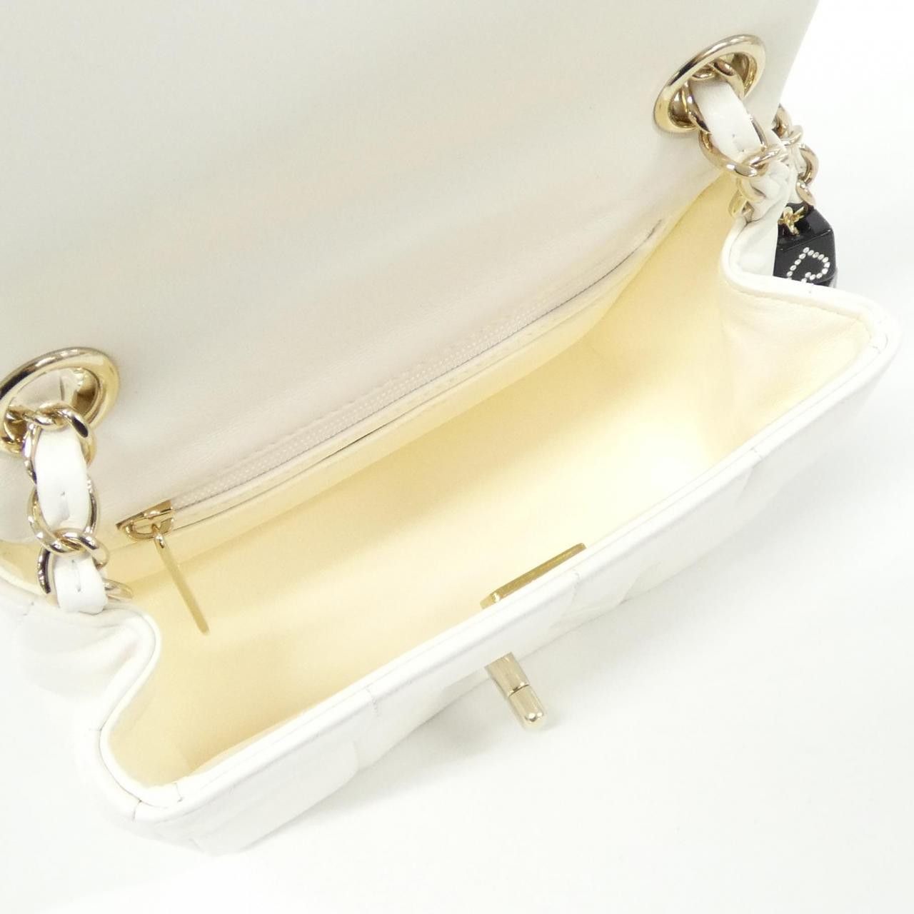 Chanel Chanel Chanel Lambskin Shoulder Bag Leather Shoulder Bag AS3744 DUTY FREE for USA Size ONE SIZE - 7 Thumbnail