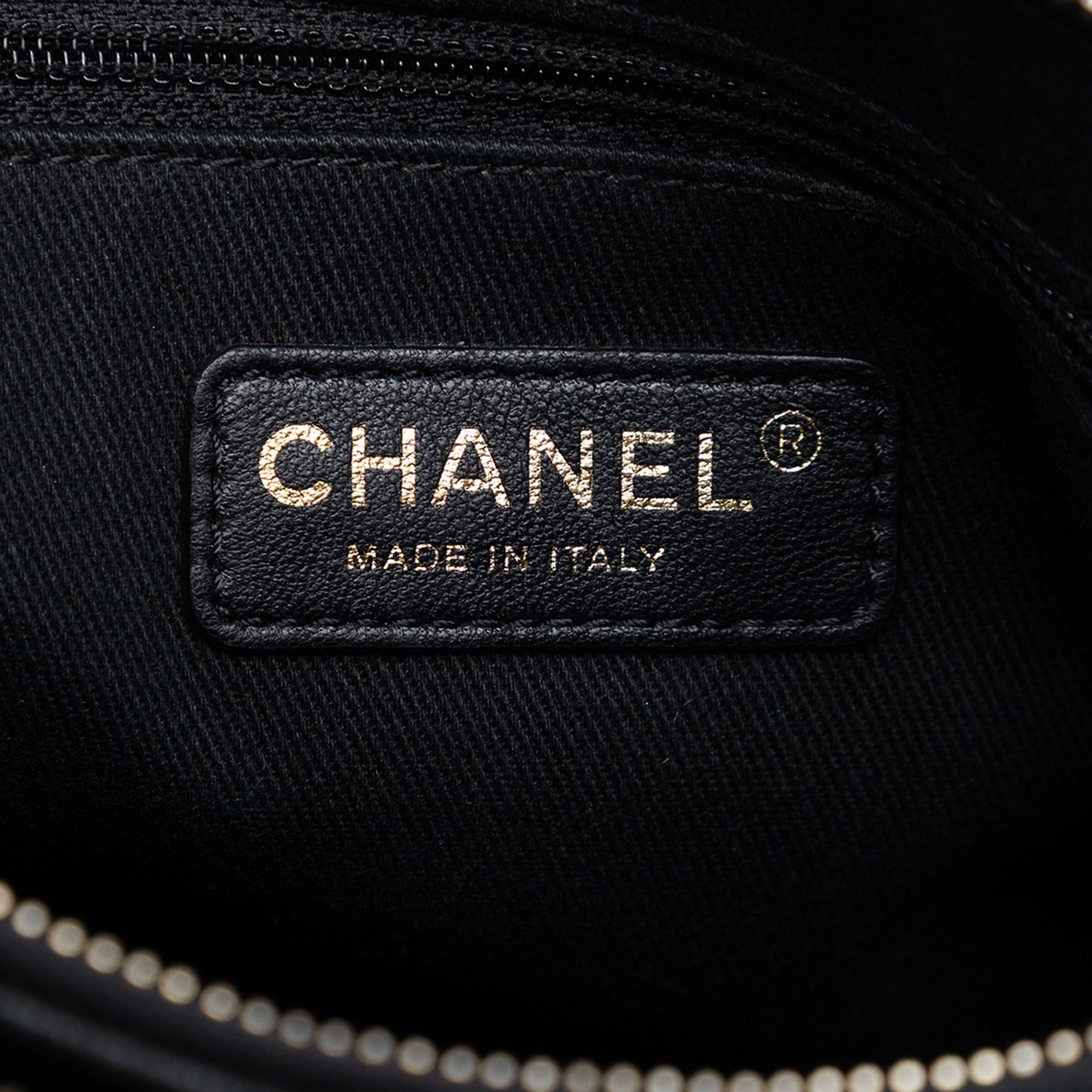 Chanel CC Quilted Patent Double Zip Camera Bag Size ONE SIZE - 5 Thumbnail