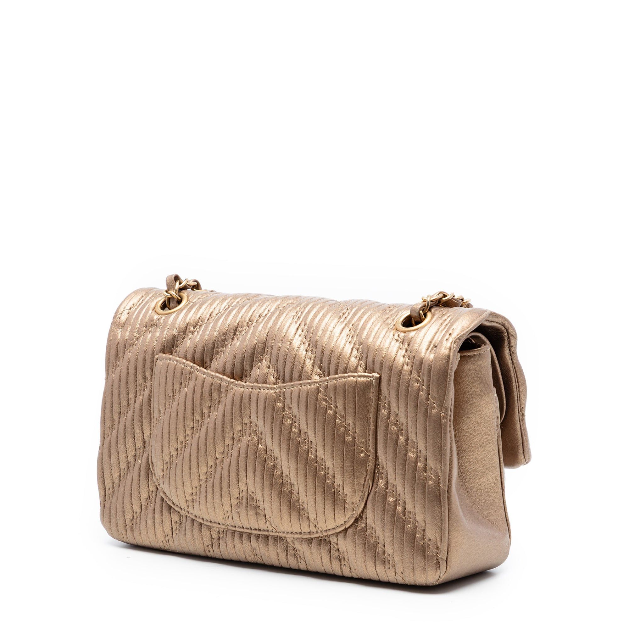 Chanel Medium Classic Chevron Calfskin Pleated Double Flap Size ONE SIZE - 2 Thumbnail