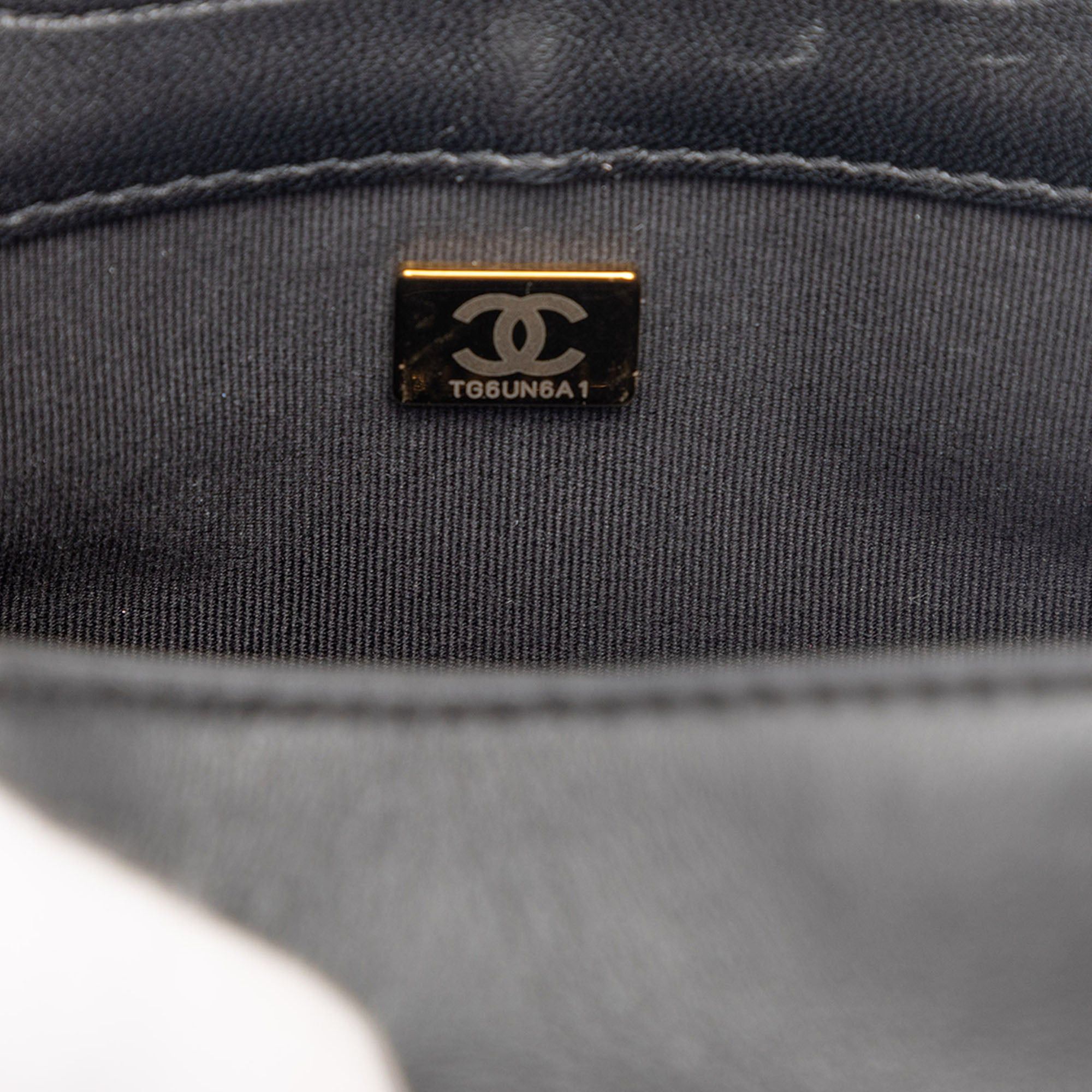 Chanel Mini Quilted Patent Graphic Catch Flap Size ONE SIZE - 6 Thumbnail