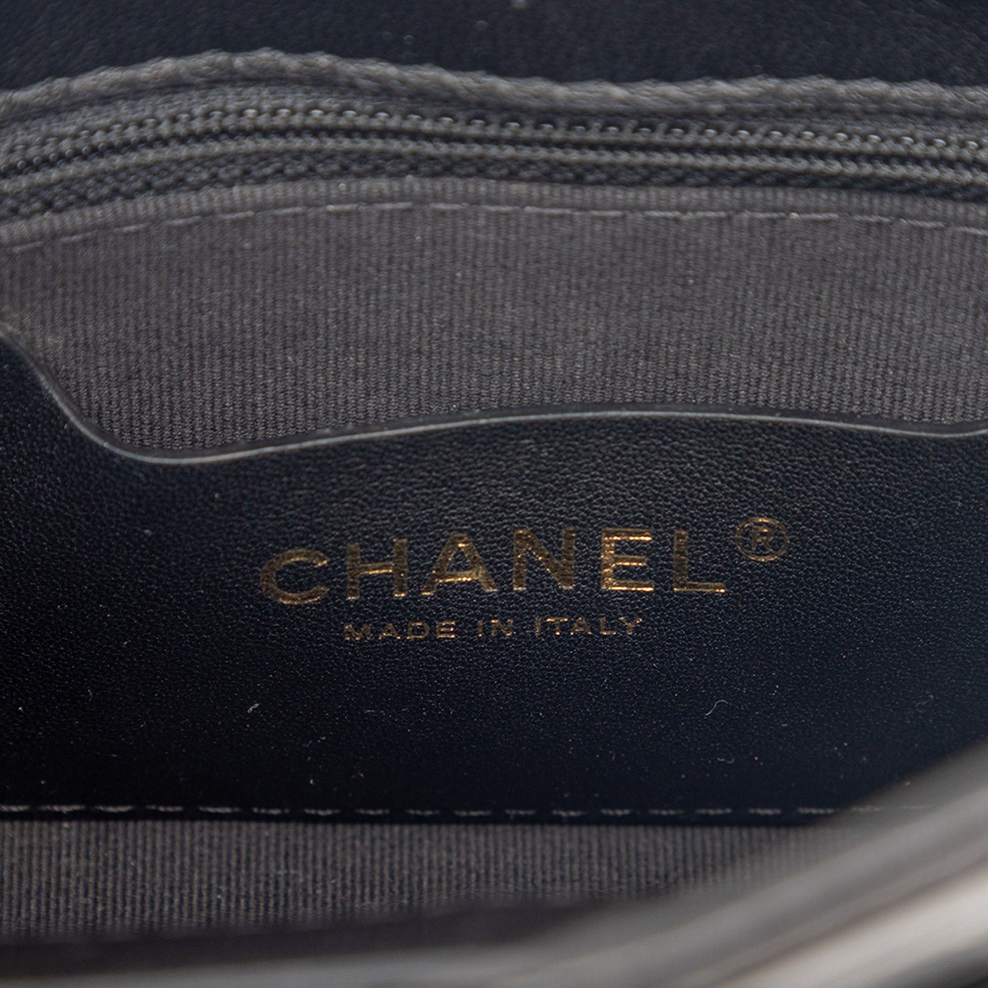 Chanel Mini Quilted Patent Graphic Catch Flap Size ONE SIZE - 5 Thumbnail