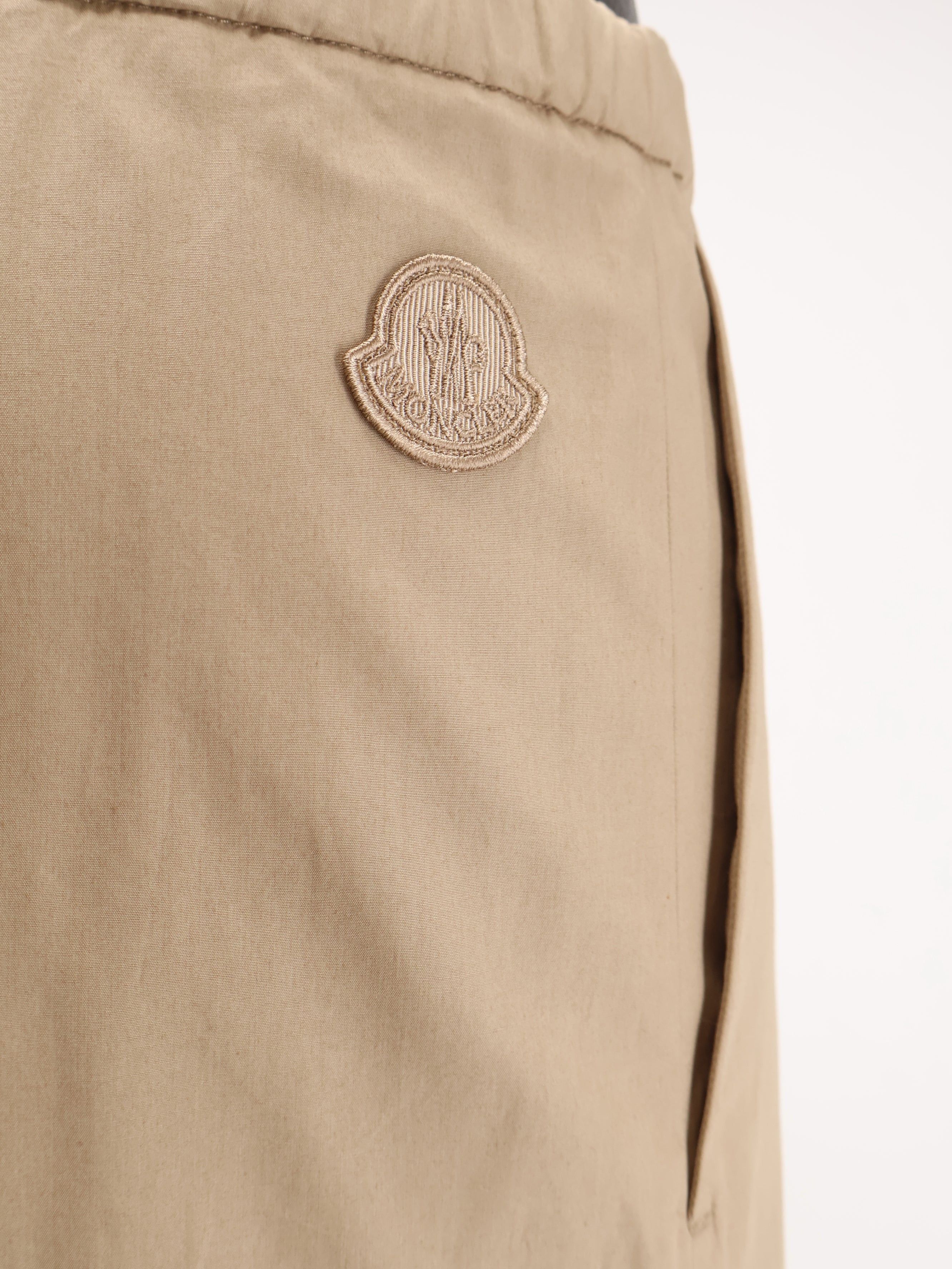 Moncler Moncler Cotton trousers with logo patch Tag Size IT 38 Women - USA Tariffs Included Size 26" / US 2 / IT 38 - 3 Thumbnail