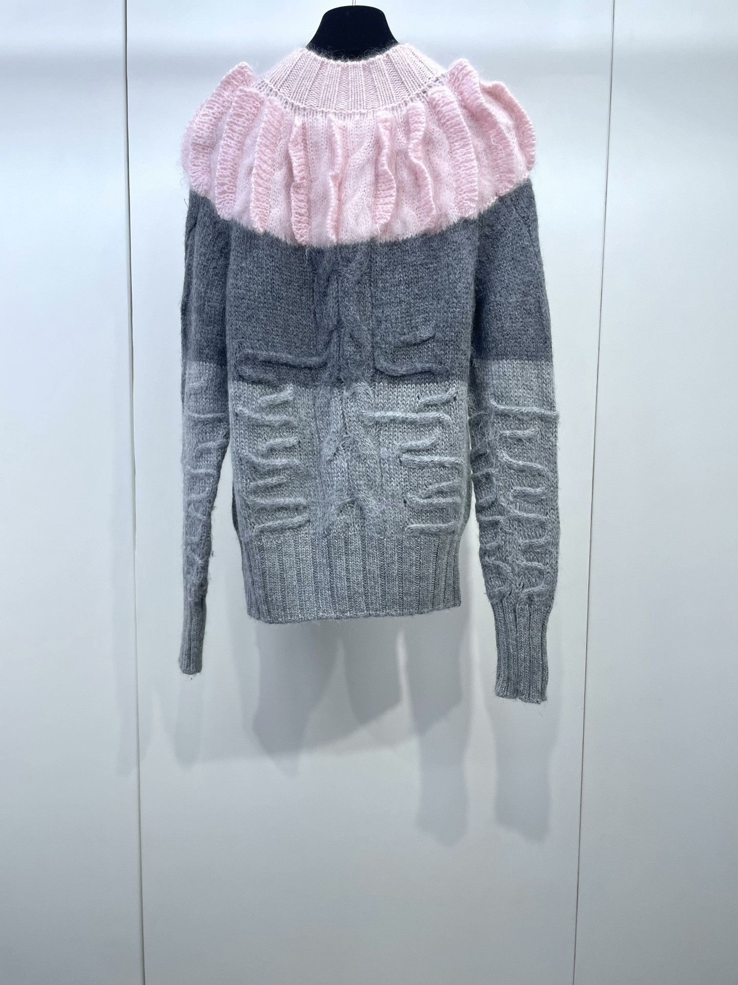 Chanel Chanel Pink Gray Colorblock Knit Sweater Size XS / US 0-2 / IT 36-38 - 2 Thumbnail