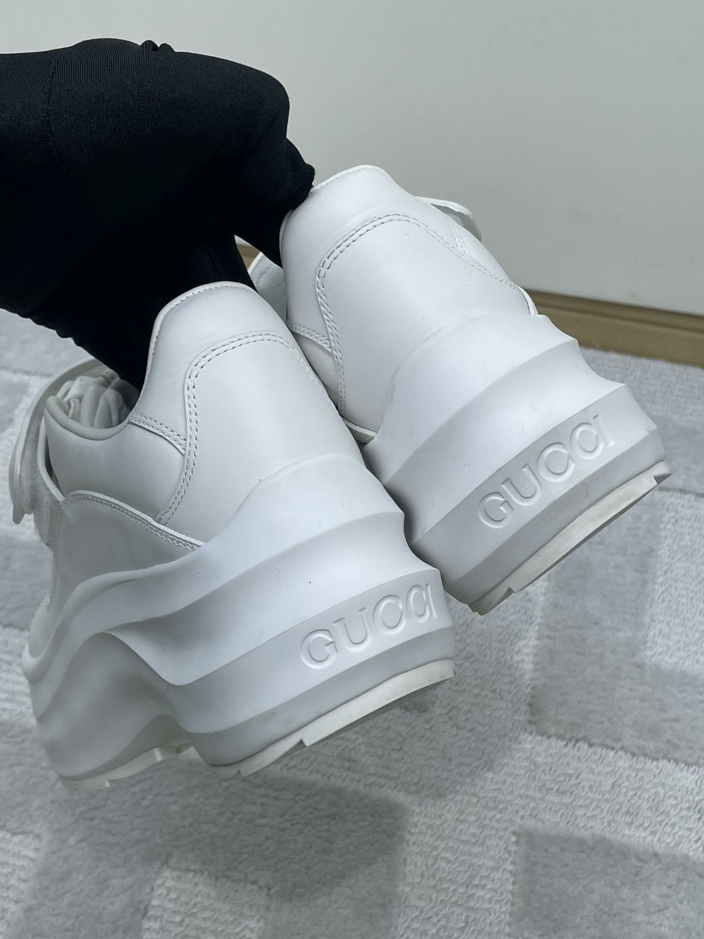 Gucci Gucci White Velcro Platform Dad Shoes Size US 4 / IT 34 - 3 Thumbnail