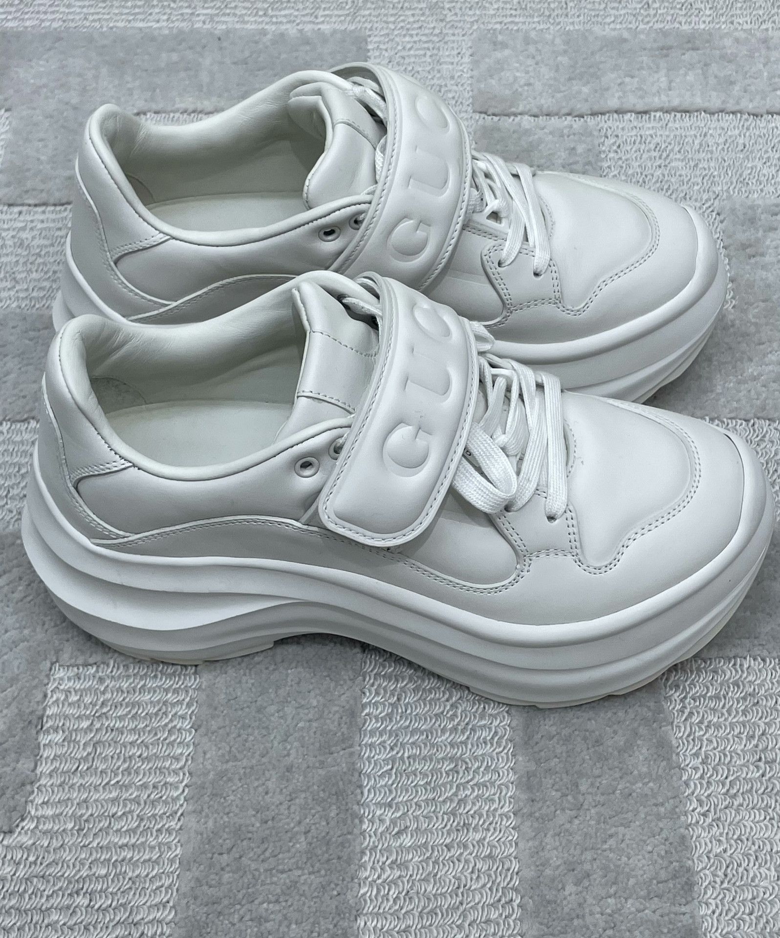 Gucci Gucci White Velcro Platform Dad Shoes Size US 4 / IT 34 - 2 Thumbnail