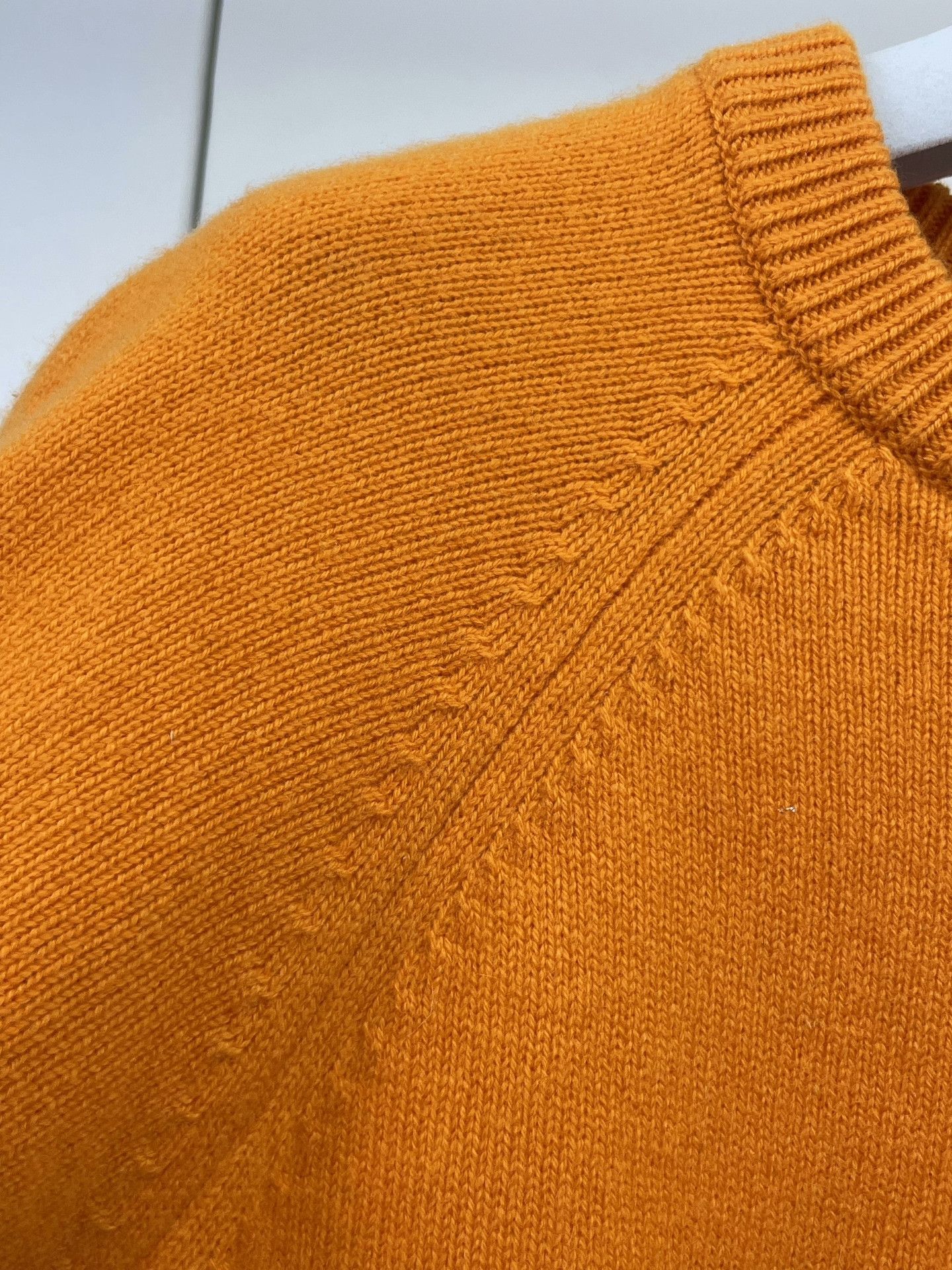 Hermes Hermes Orange Cashmere Knit Short-Sleeve Size XS / US 0-2 / IT 36-38 - 4 Thumbnail