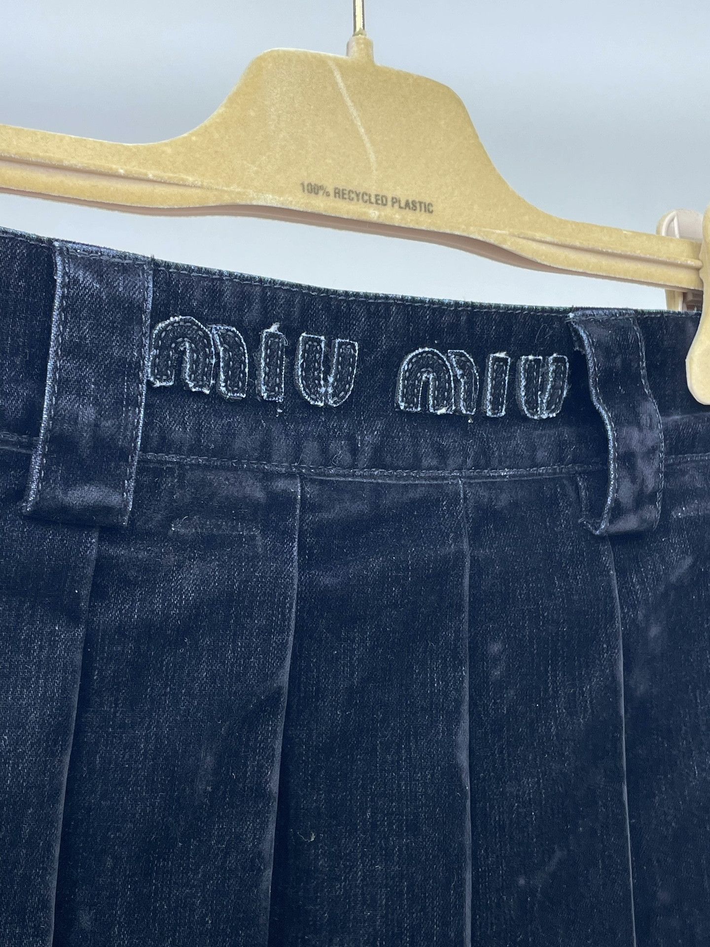 Miu Miu Miu Miu Velvet Pleated Letter Patch Skirt Size 36" / US 14 / IT 50 - 3 Thumbnail