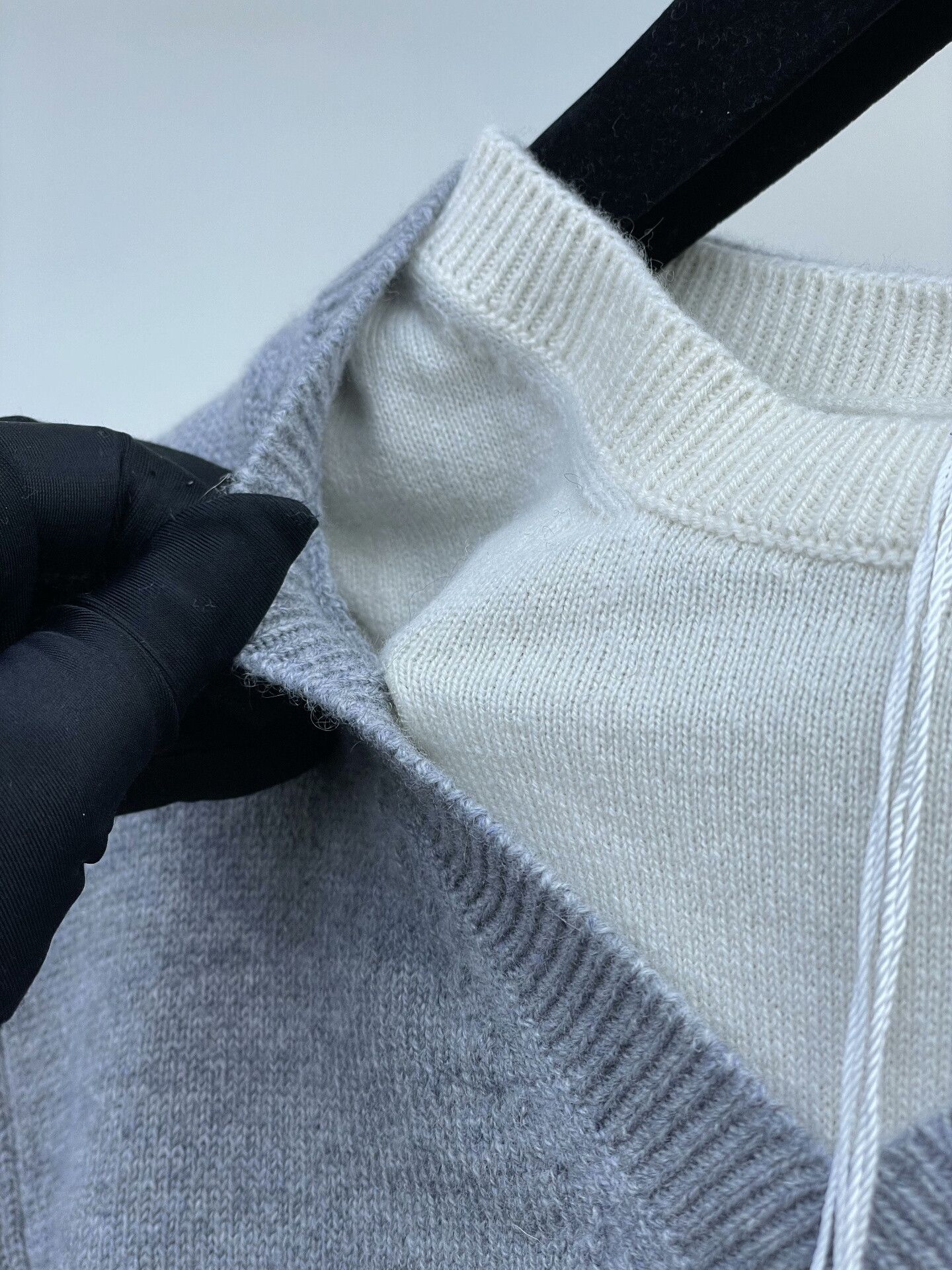 Chanel Chanel 26P Gray-White Cashmere Knit Size S / US 4 / IT 40 - 6 Thumbnail