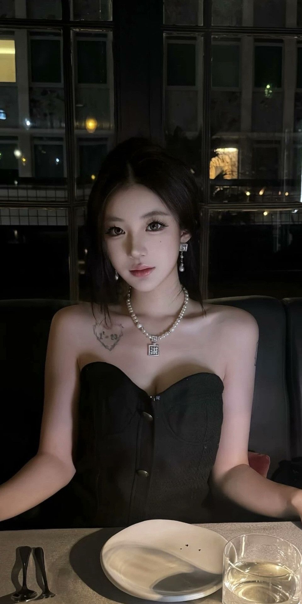 Chanel Chanel 24S Diamond Square Pearl Necklace Size ONE SIZE - 9 Thumbnail