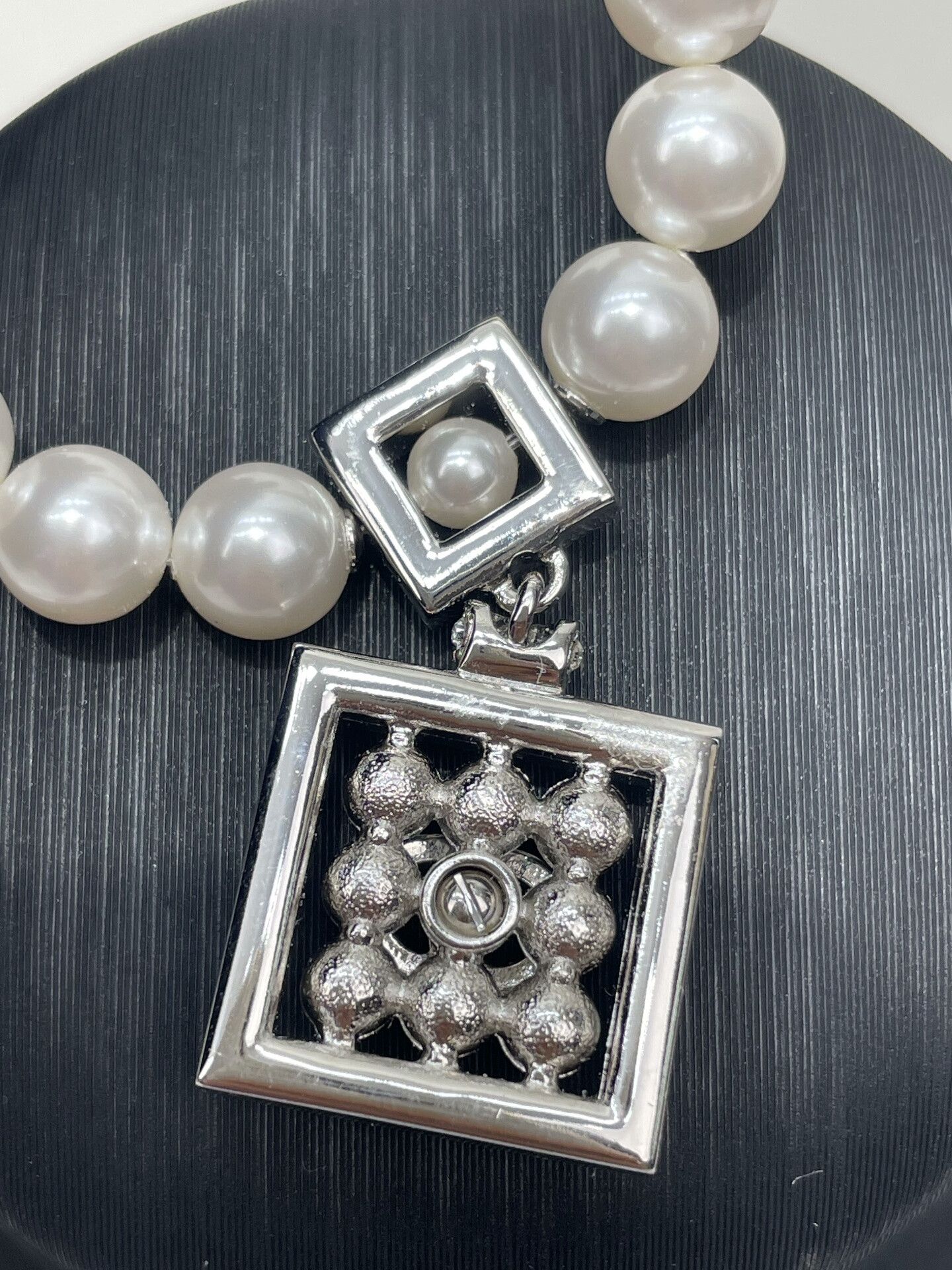 Chanel Chanel 24S Diamond Square Pearl Necklace Size ONE SIZE - 6 Thumbnail