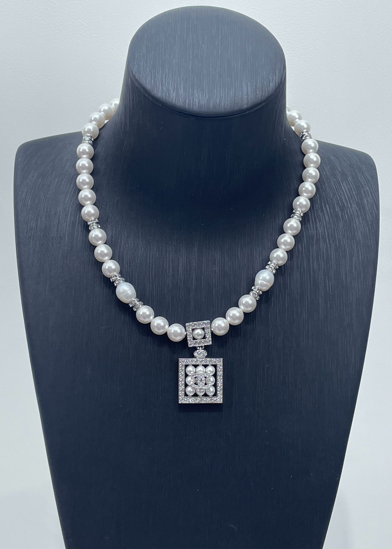 Chanel Chanel 24S Diamond Square Pearl Necklace Size ONE SIZE - 2 Thumbnail