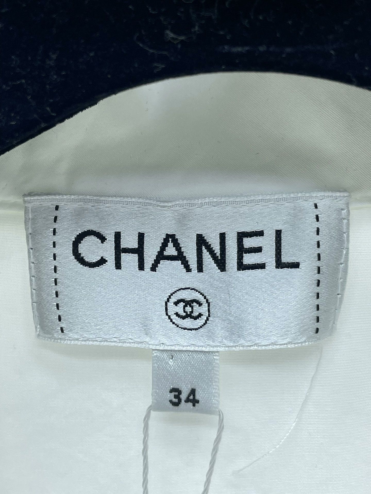 Chanel Chanel Diamond Button White Shirt Size XXS / US 00 / IT 34 - 6 Thumbnail
