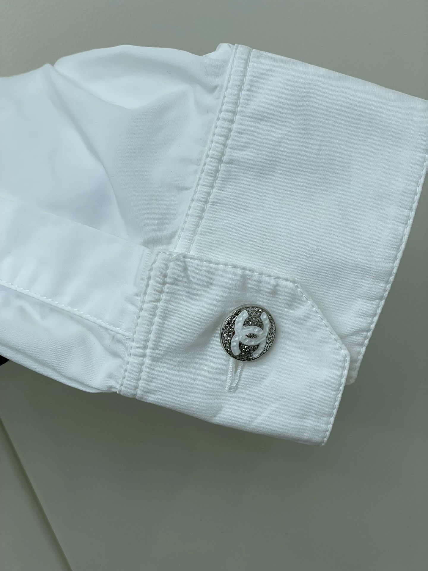 Chanel Chanel Diamond Button White Shirt Size XXS / US 00 / IT 34 - 3 Thumbnail