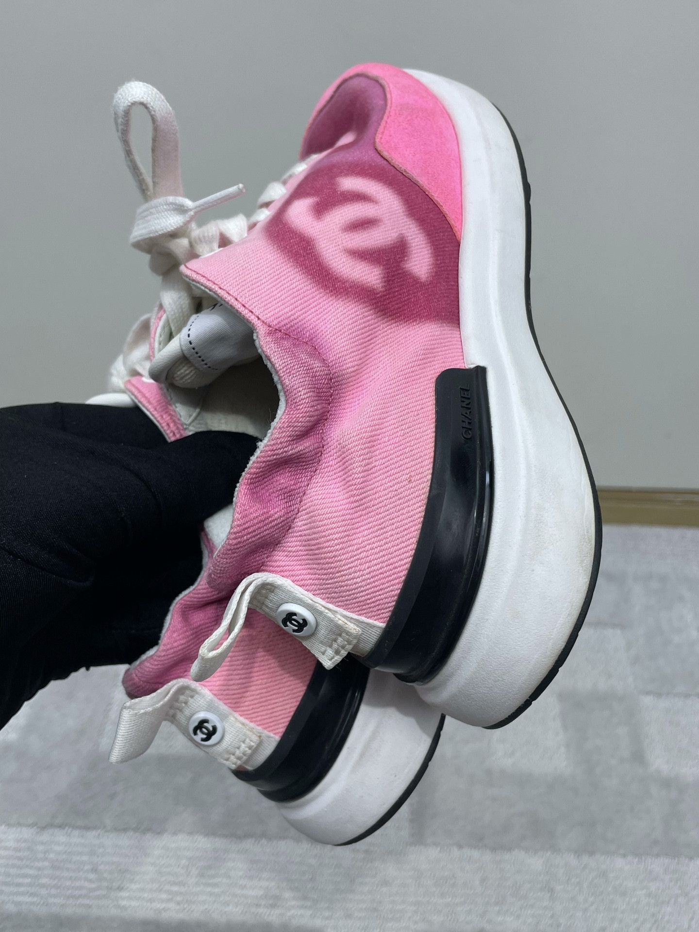 Chanel Chanel Pink Gradient Denim Sneakers Size US 5.5 / IT 35.5 - 7 Thumbnail