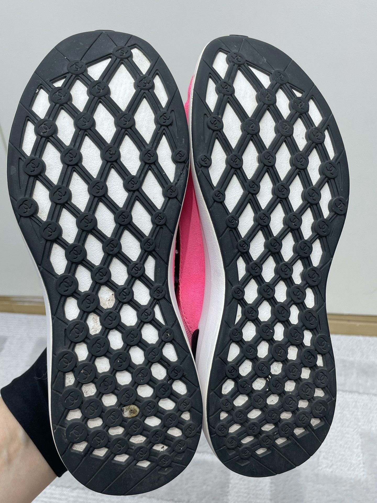 Chanel Chanel Pink Gradient Denim Sneakers Size US 5.5 / IT 35.5 - 4 Thumbnail
