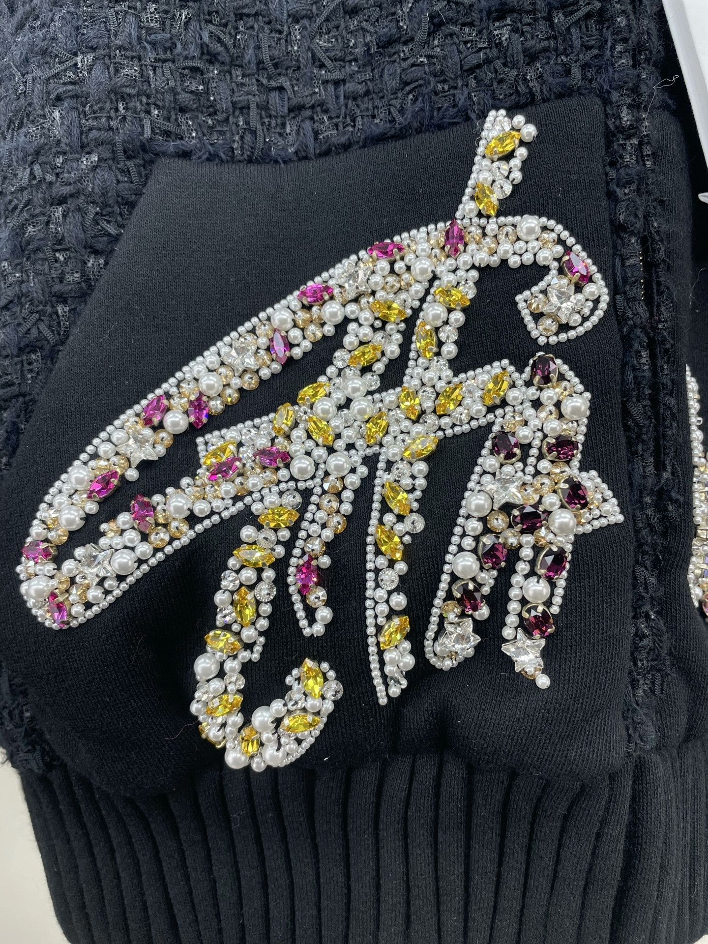 Chanel Chanel Black Beaded Embroidered Tweed Jacket Size XXS / US 00 / IT 34 - 4 Thumbnail