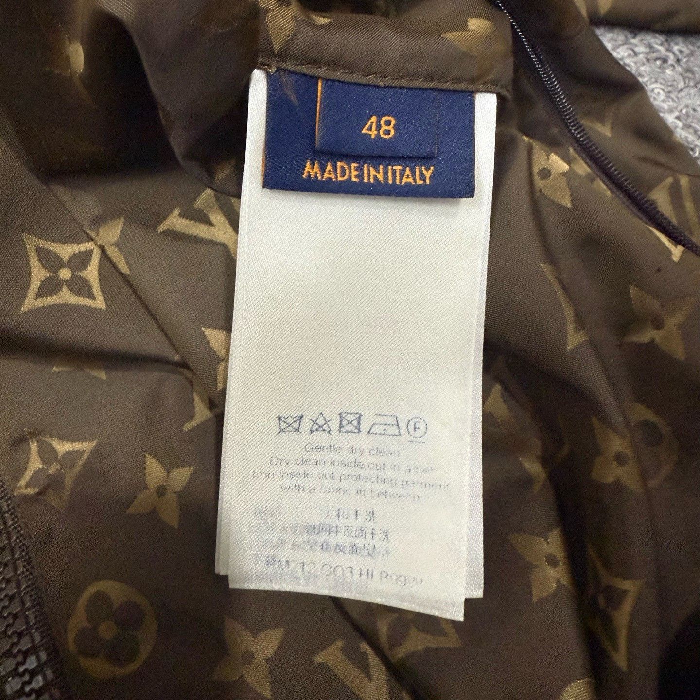 Louis Vuitton Louis Vuitton Tourist Collaboration Hooded Jacket Size US M / EU 48-50 / 2 - 4 Thumbnail