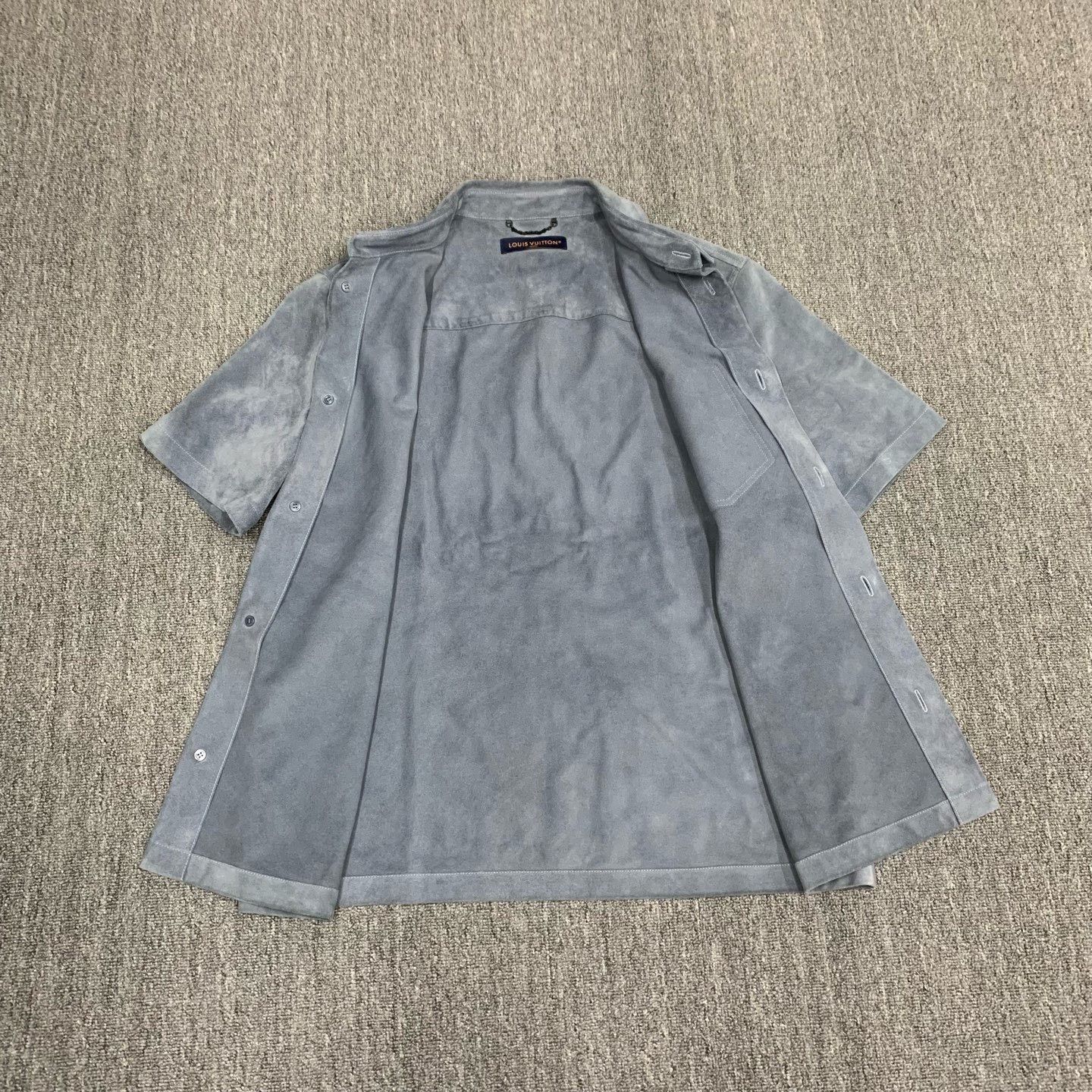 Louis Vuitton Louis Vuitton Blue Suede Short-Sleeve Shirt Size US M / EU 48-50 / 2 - 8 Thumbnail