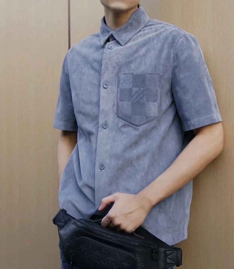 Louis Vuitton Louis Vuitton Blue Suede Short-Sleeve Shirt Size US M / EU 48-50 / 2 - 5 Thumbnail