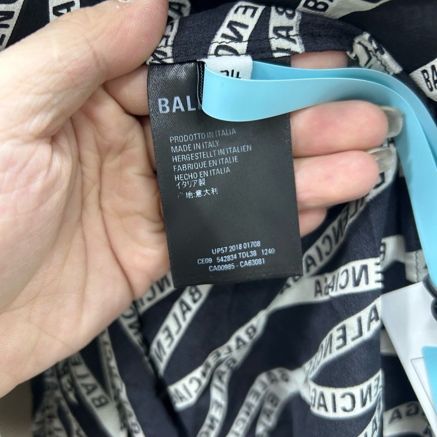 Balenciaga Balenciaga All-Over Print Shirt 34 Size XXS / US 00 / IT 34 - 4 Thumbnail