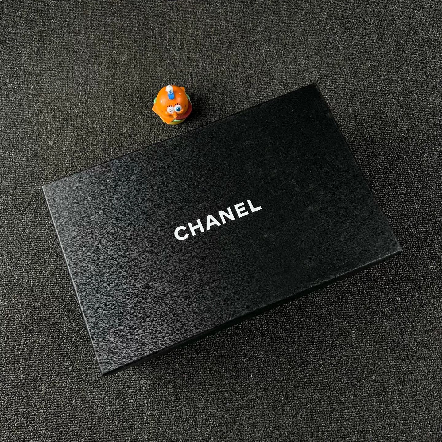 Chanel Chanel Silver Sneakers Size US 8 / IT 38 - 8 Thumbnail