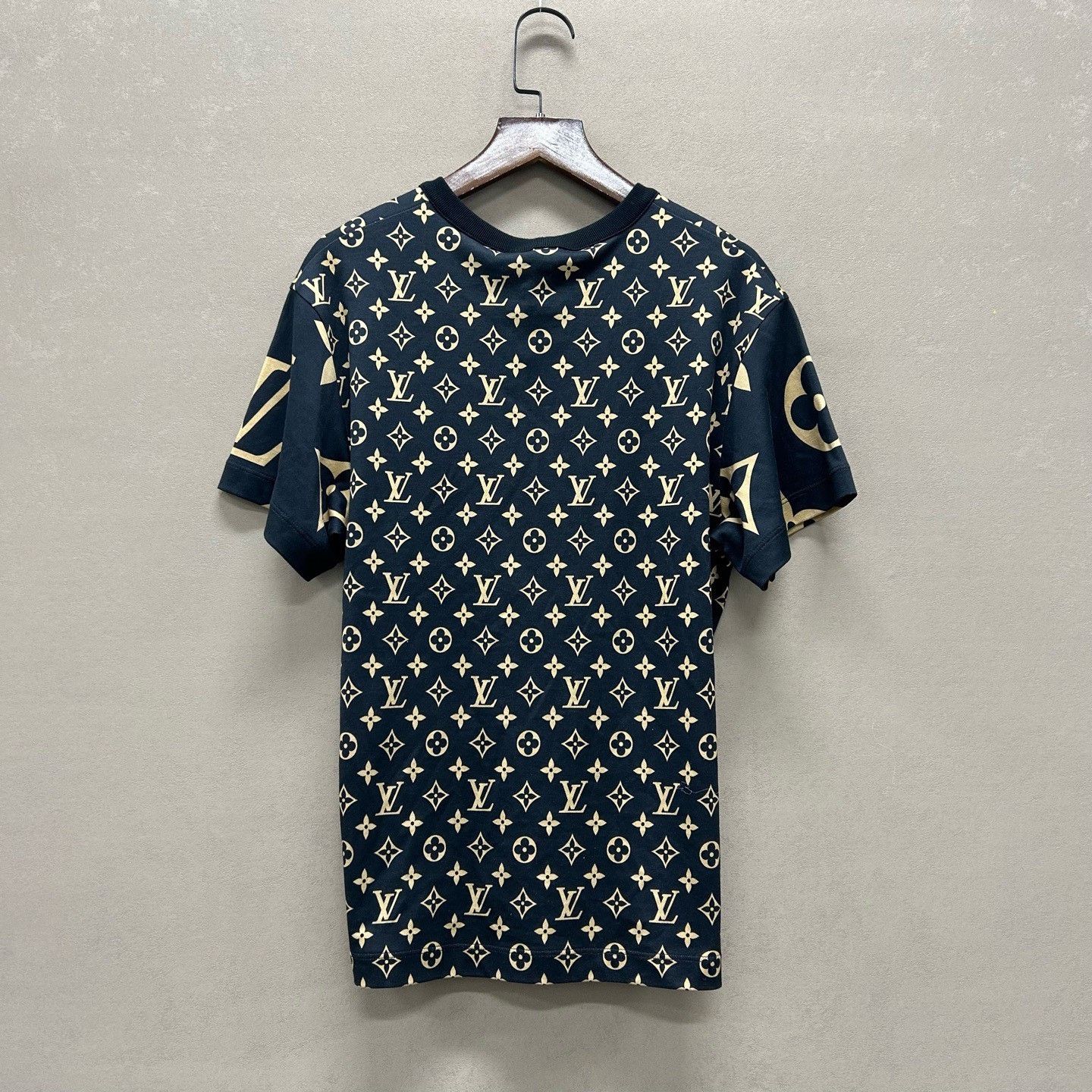 Louis Vuitton Louis Vuitton Monogram Print Short-Sleeve S Size S / US 4 / IT 40 - 2 Thumbnail