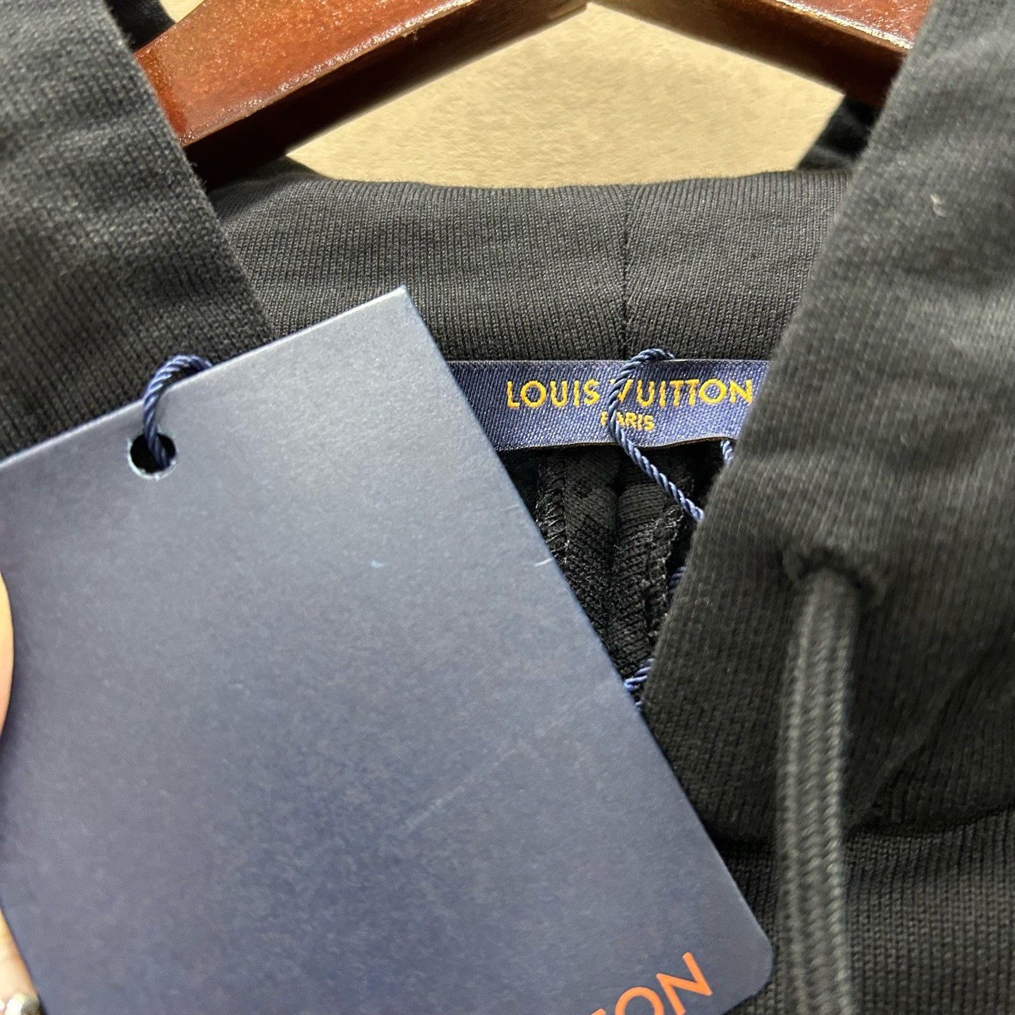 Louis Vuitton Louis Vuitton Black Monogram Circle Sweatshirt Size XS / US 0-2 / IT 36-38 - 4 Thumbnail