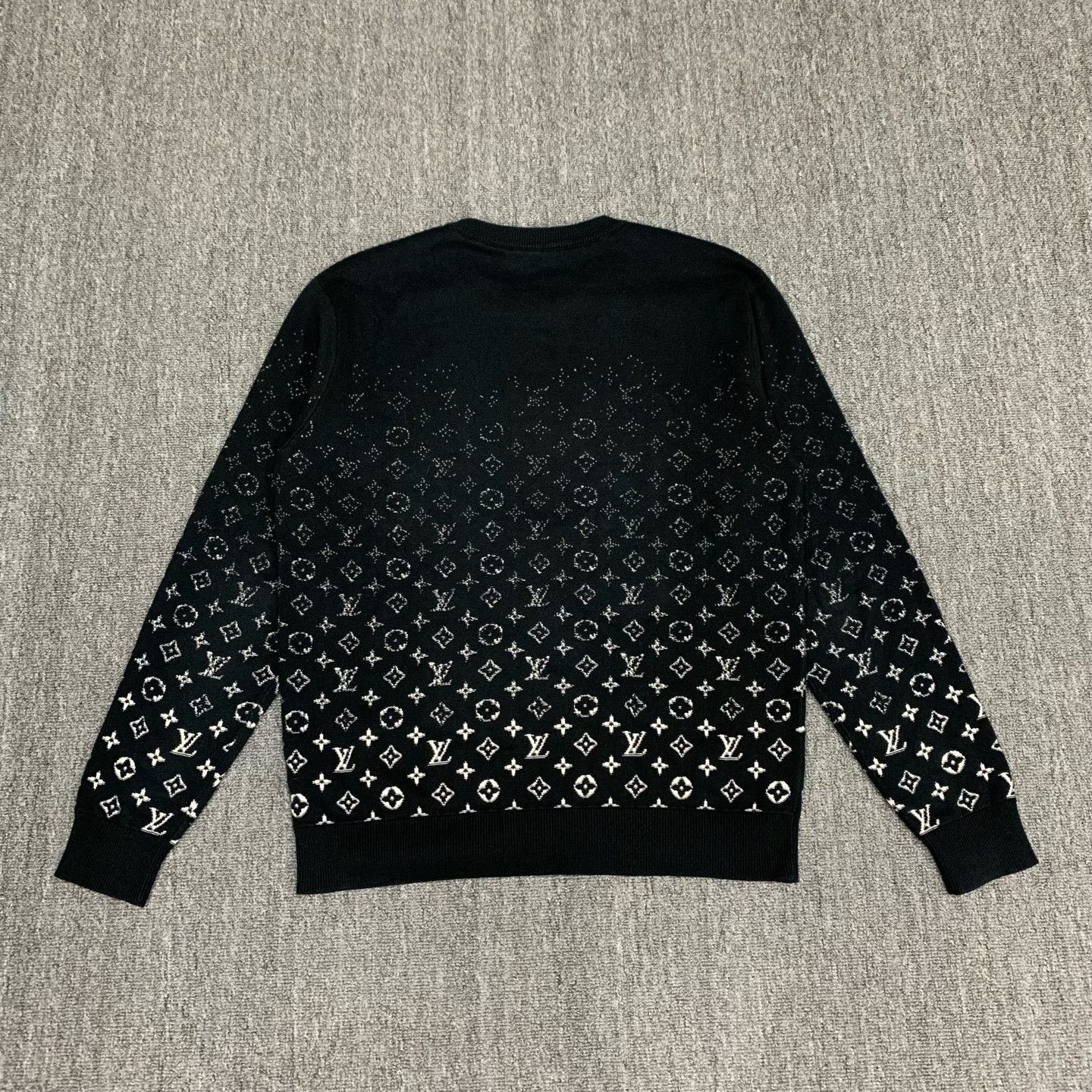 Louis Vuitton Louis Vuitton Black Monogram Knit Sweater Size US M / EU 48-50 / 2 - 2 Thumbnail