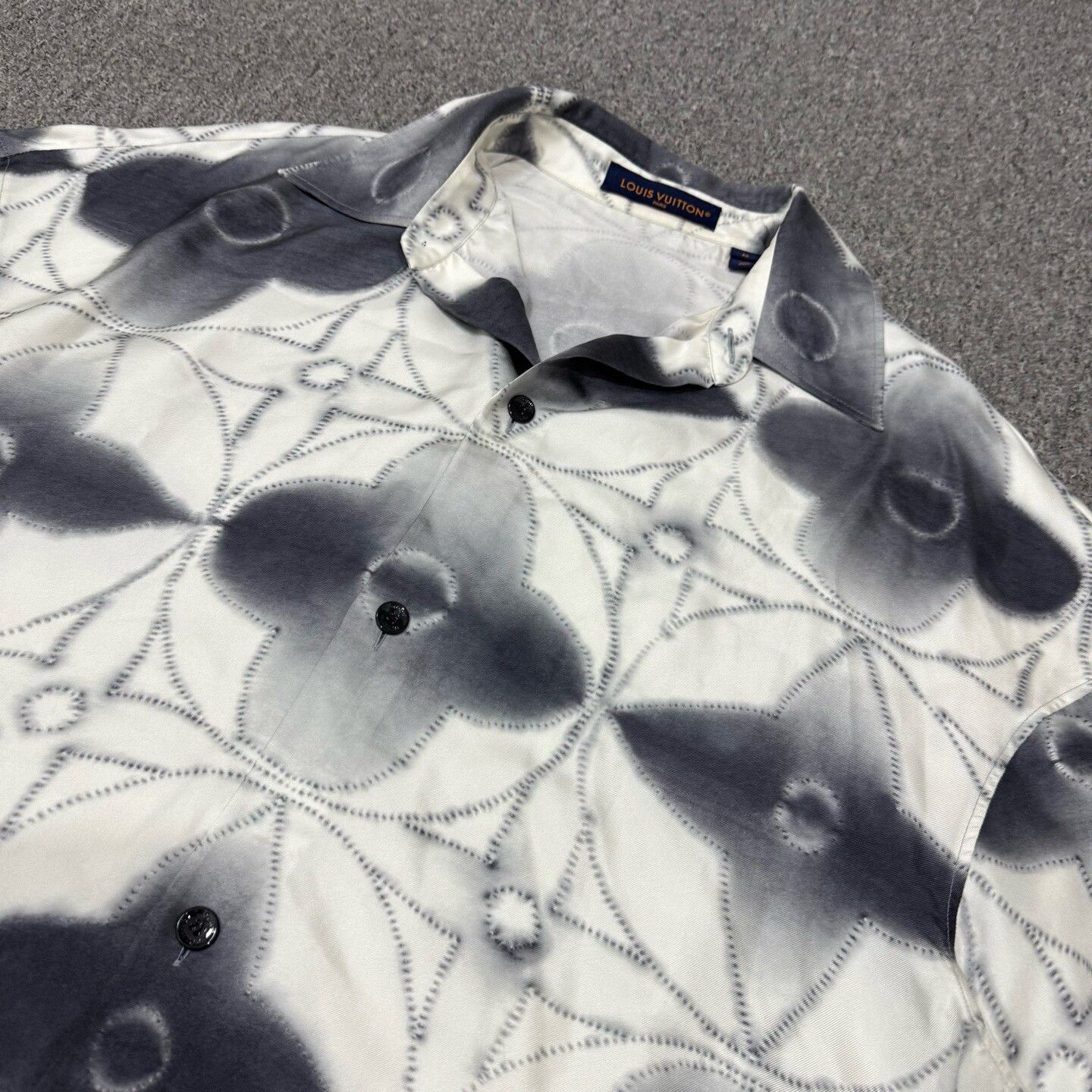 Louis Vuitton Louis Vuitton Silk Short-Sleeve Ink Print Shirt Size US M / EU 48-50 / 2 - 3 Thumbnail