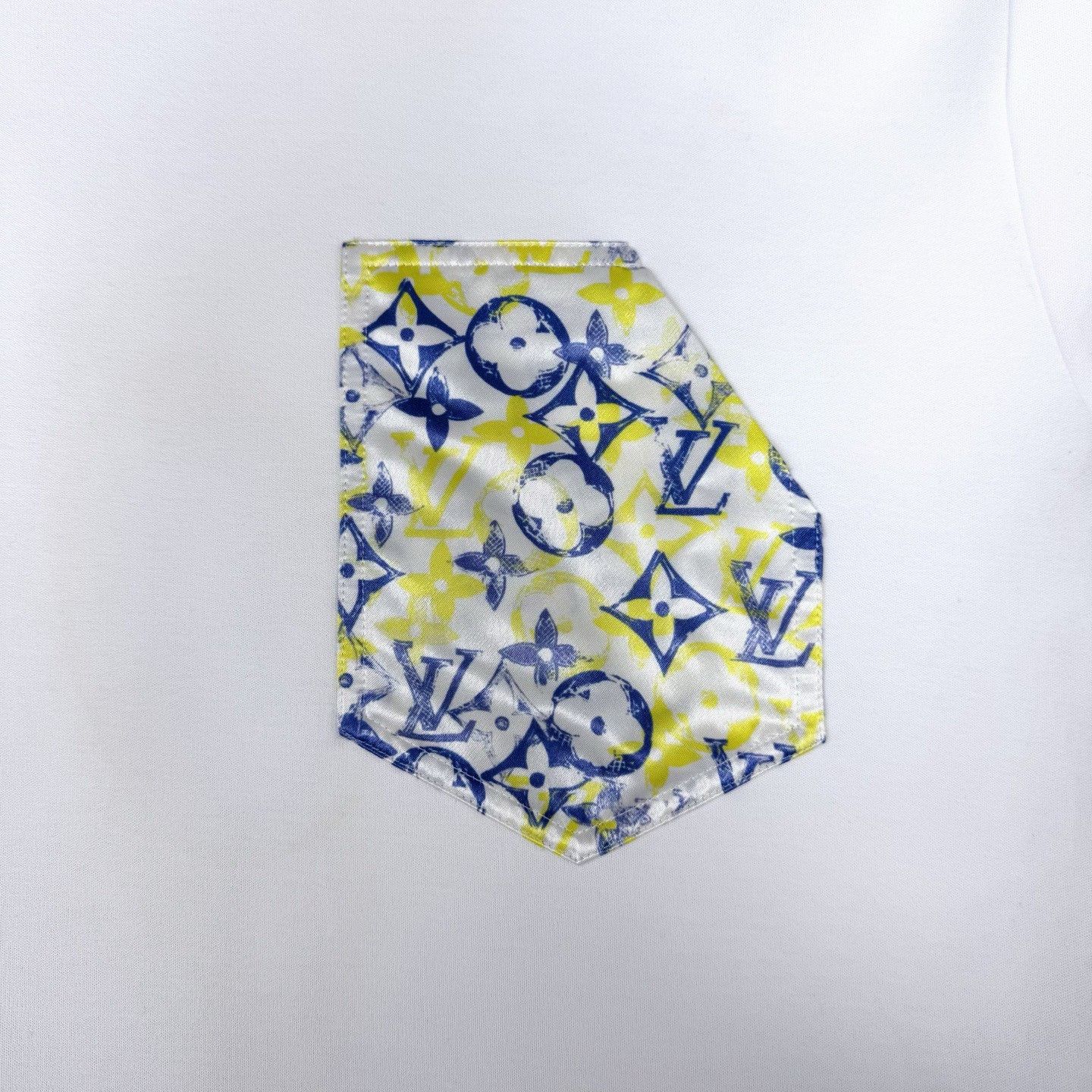 Louis Vuitton Louis Vuitton Gradient Graffiti Monogram Short Sweatshirt Size US M / EU 48-50 / 2 - 5 Thumbnail
