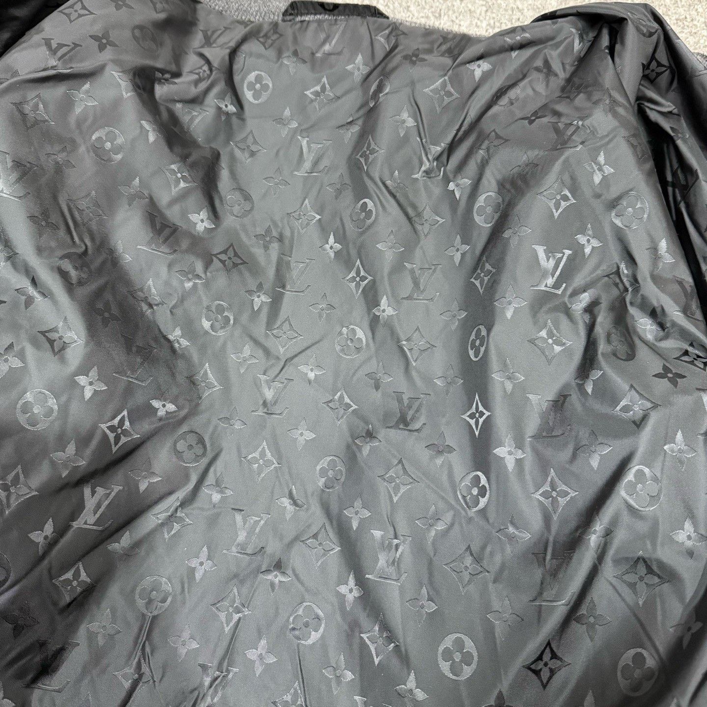Louis Vuitton Louis Vuitton LV Monogram Teddy Fleece Coat Size US L / EU 52-54 / 3 - 4 Thumbnail