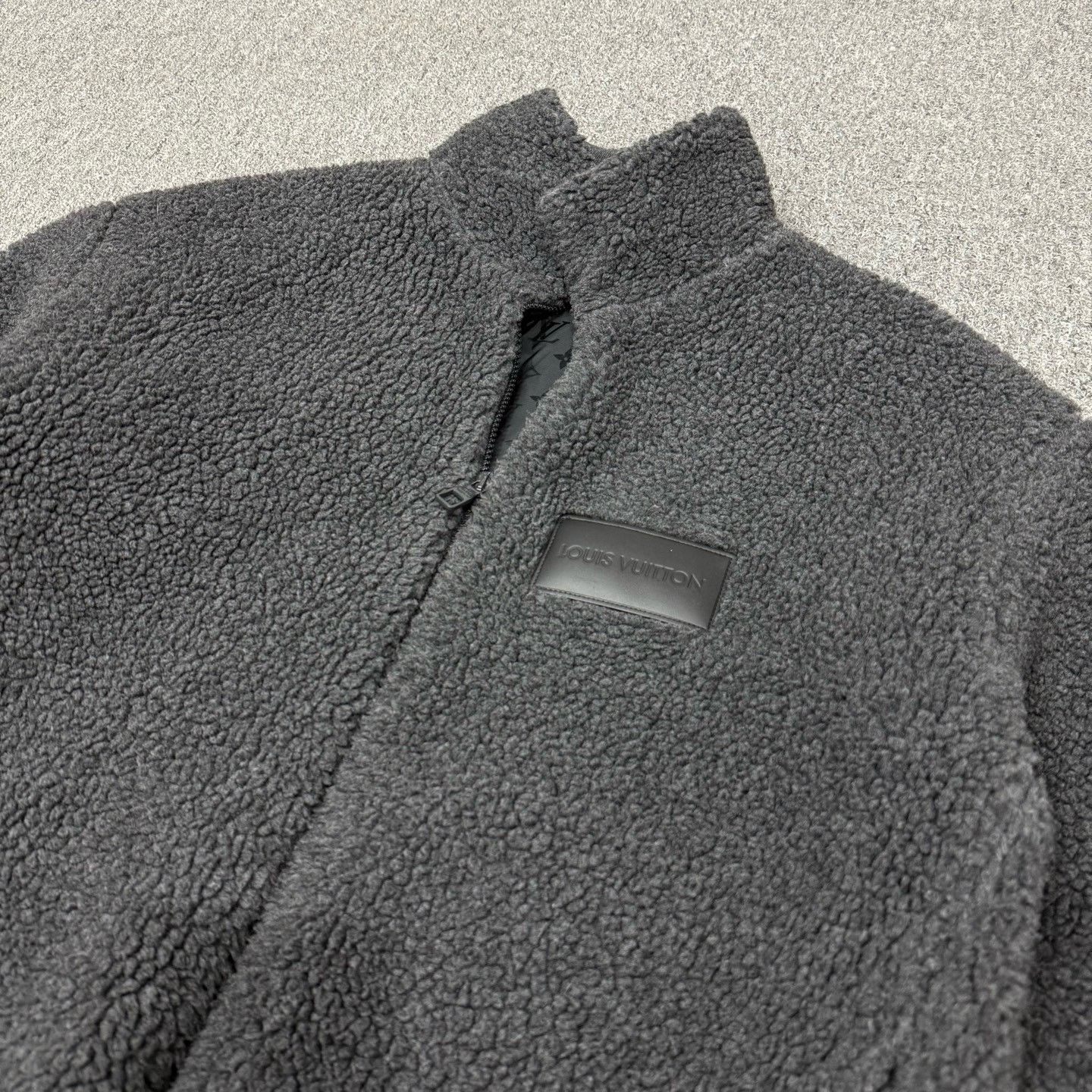 Louis Vuitton Louis Vuitton LV Monogram Teddy Fleece Coat Size US L / EU 52-54 / 3 - 3 Thumbnail