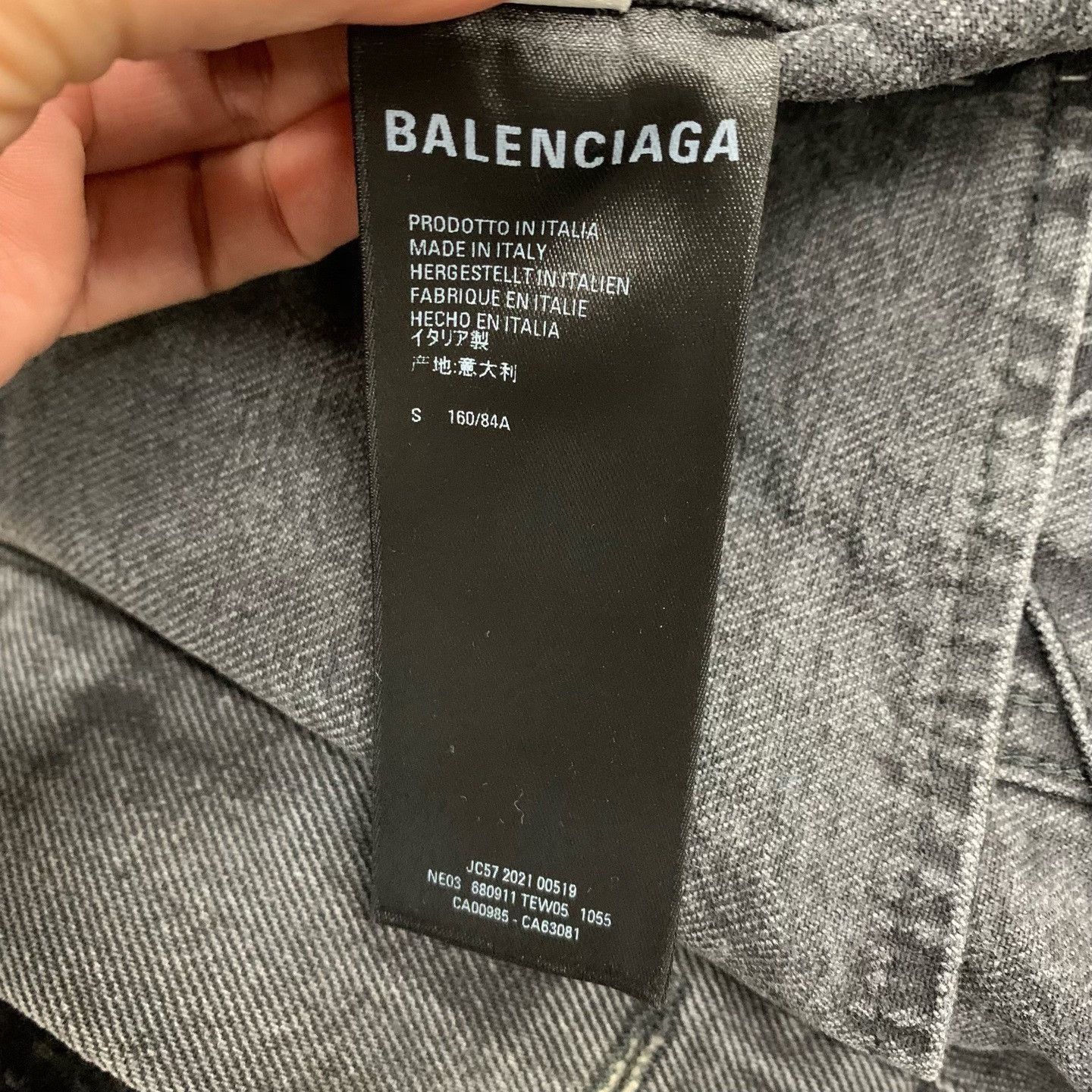 Balenciaga Balenciaga Embroidered Washed Denim Jacket Size US S / EU 44-46 / 1 - 7 Thumbnail