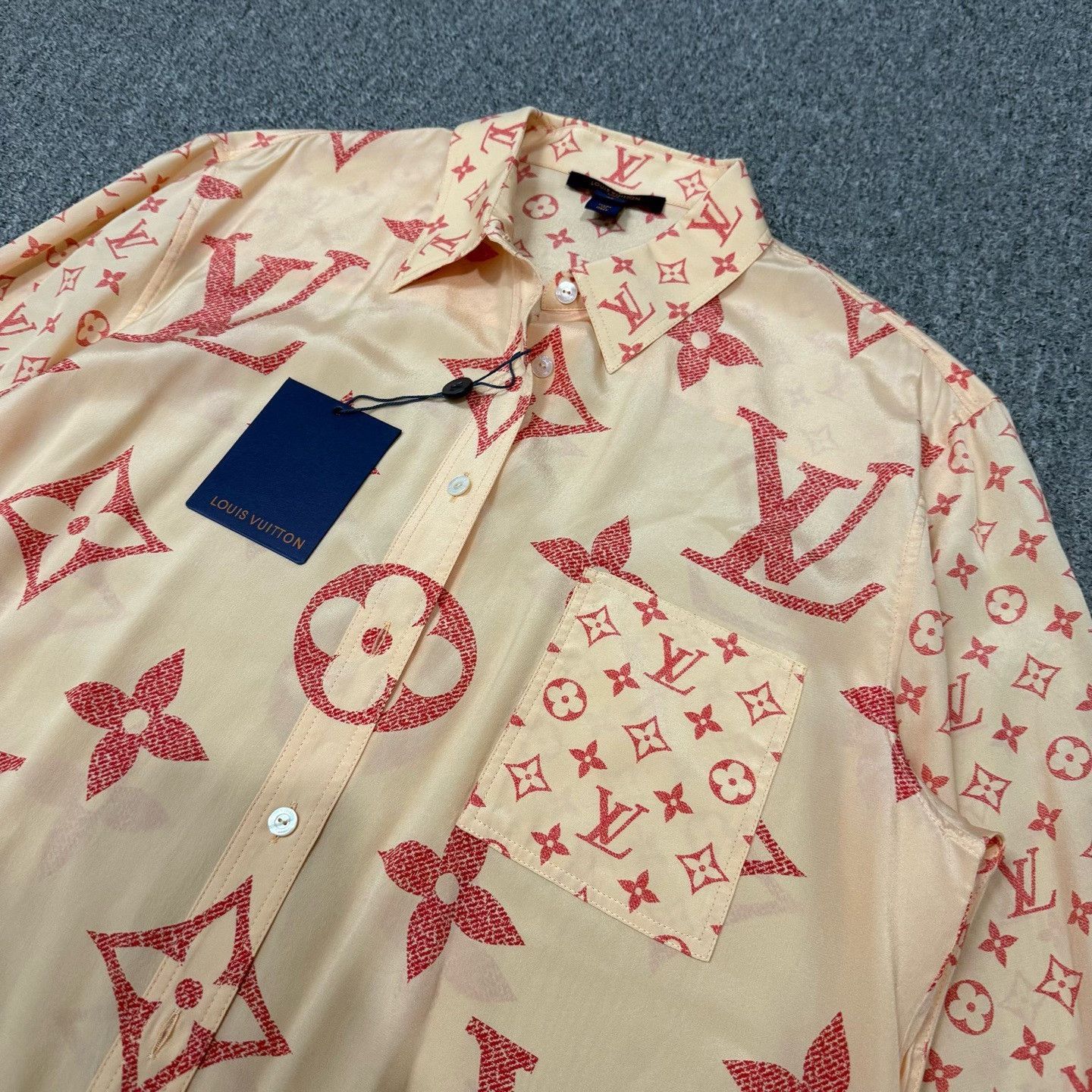 Louis Vuitton Louis Vuitton Silk All-Over Print Shirt Size US XS / EU 42 / 0 - 3 Thumbnail