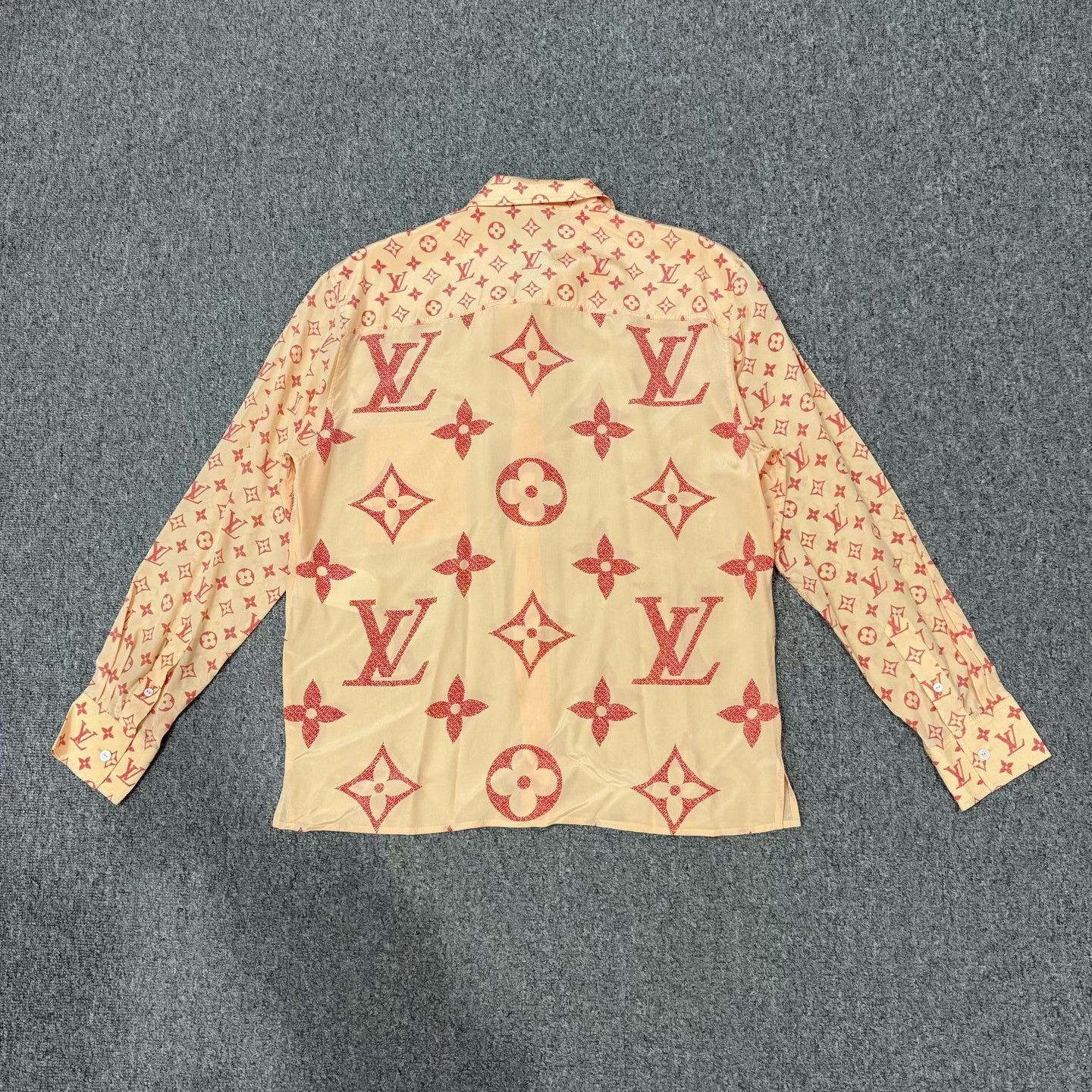 Louis Vuitton Louis Vuitton Silk All-Over Print Shirt Size US XS / EU 42 / 0 - 2 Thumbnail
