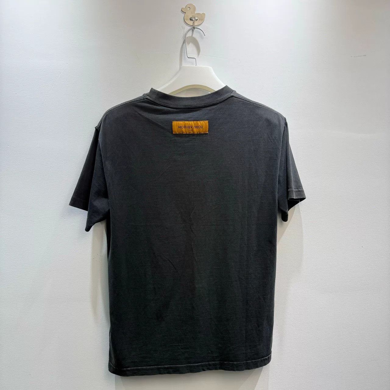 Louis Vuitton Louis Vuitton 23 Embossed Logo Black T-Shirt Size US M / EU 48-50 / 2 - 4 Thumbnail