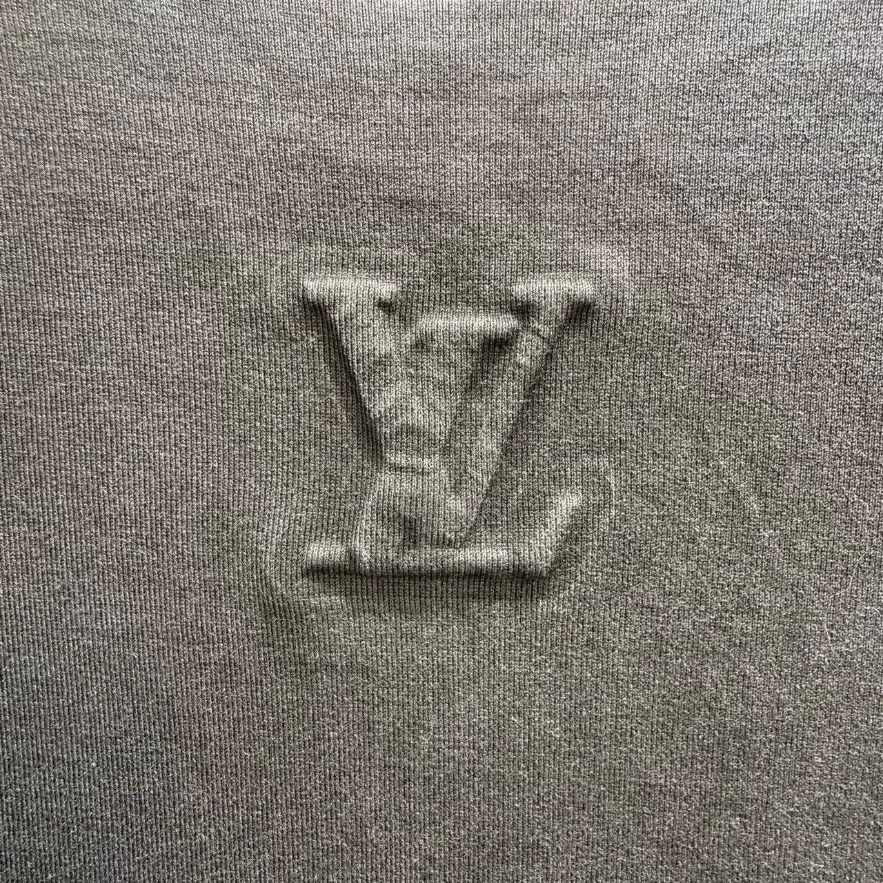 Louis Vuitton Louis Vuitton 23 Embossed Logo Black T-Shirt Size US M / EU 48-50 / 2 - 2 Thumbnail